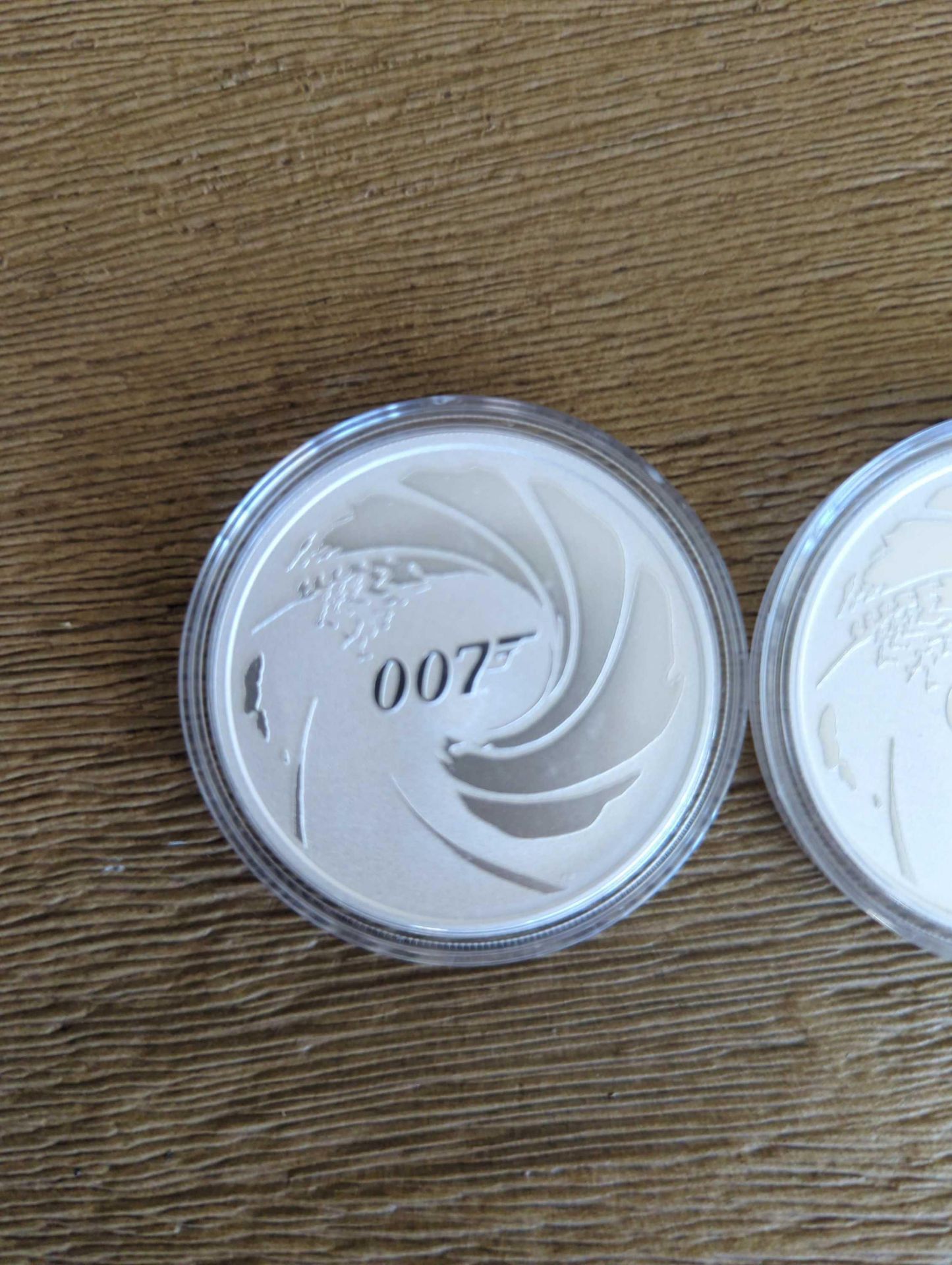 2 007 Coins - Image 2 of 4