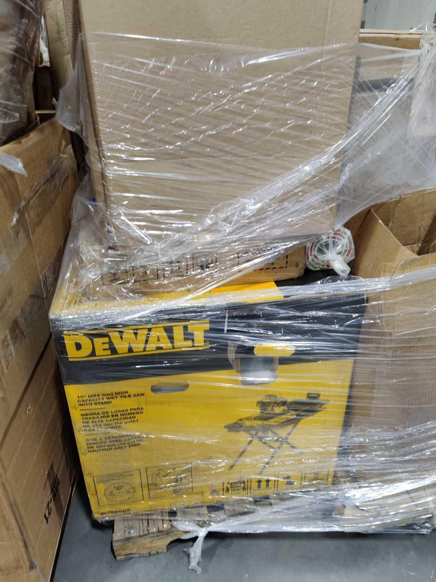 Dewalt High Capacity Wet Tile saw with stand - Image 15 of 28