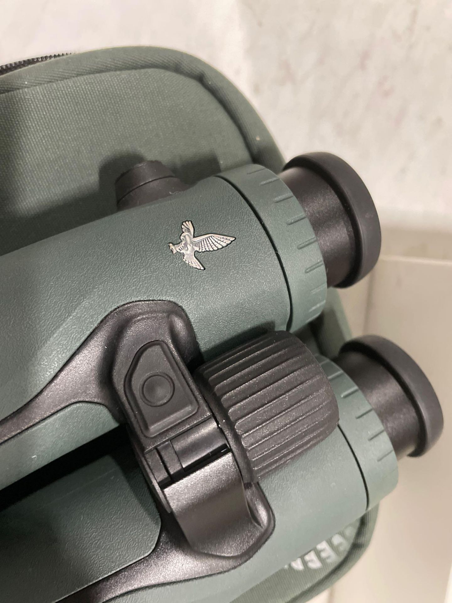 Swarovski Optik EL Range 10x42 Binoculars - Image 6 of 7