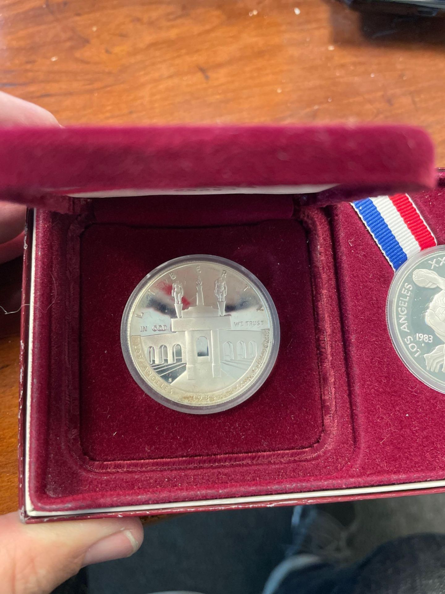 LA Olympics Set of 2 Silver coins - Image 6 of 18