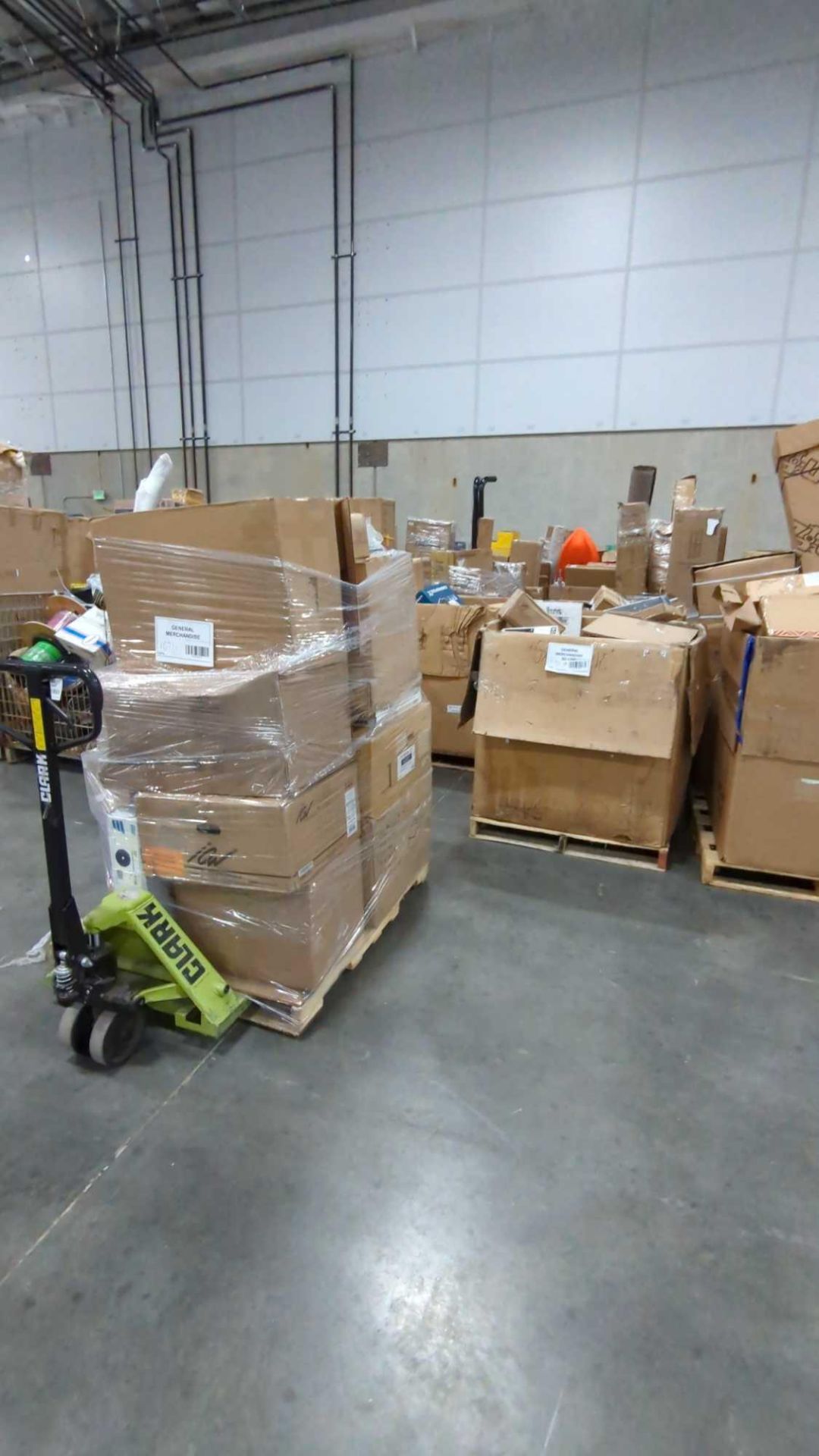 Two Pallets - Image 19 of 21