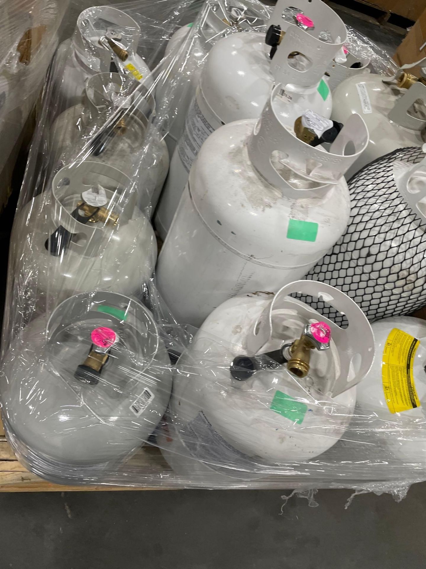 Propane Tanks - Image 9 of 9