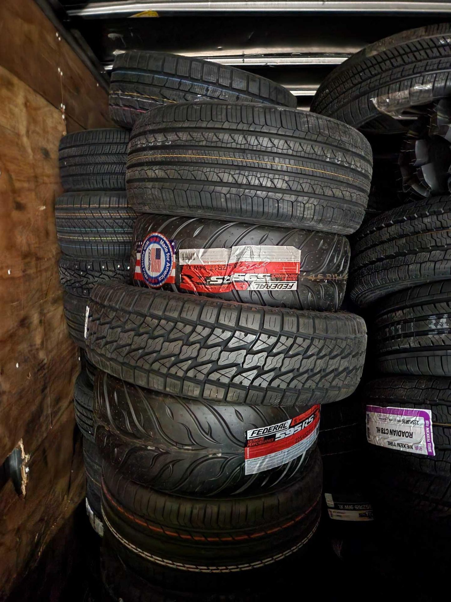 Semi Load of Tires - Image 5 of 11