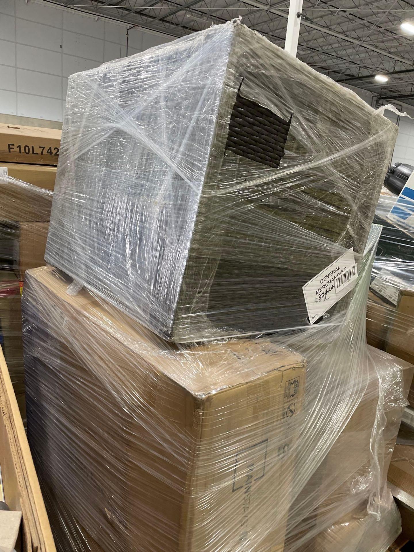 Two Pallets - Image 6 of 22