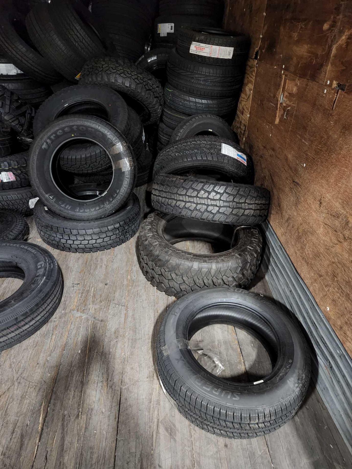 Semi Load of Tires - Image 7 of 11