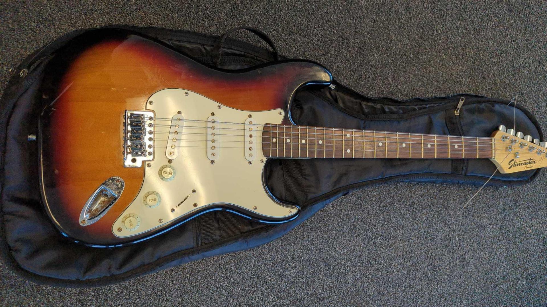Fender Starcastrer "strat" Guitar - Image 3 of 8