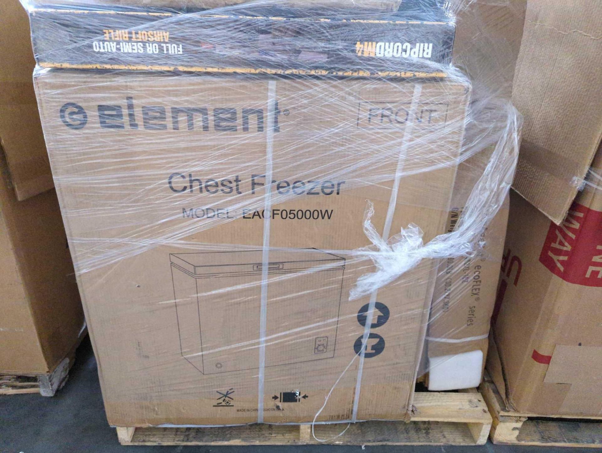 Element chest freezer, and more - Image 2 of 7