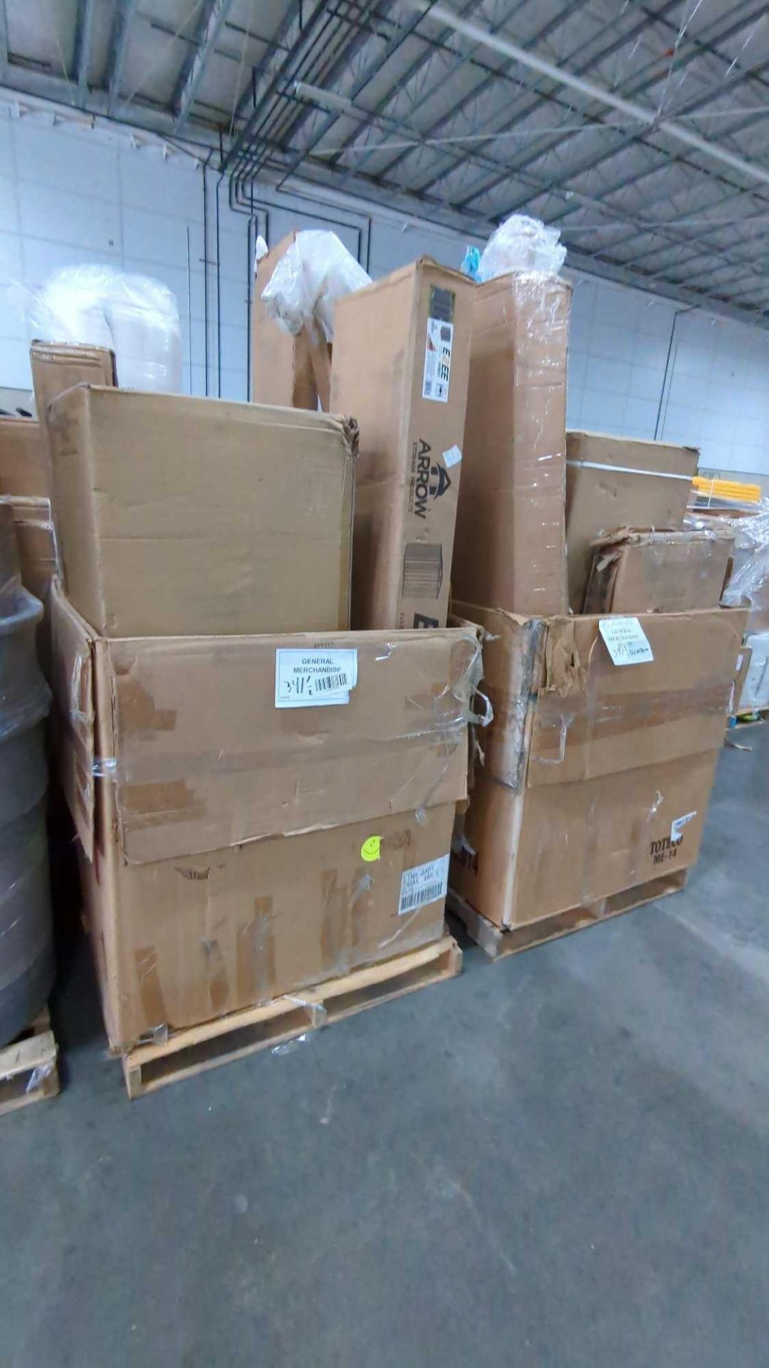 Two Pallets - Image 11 of 11