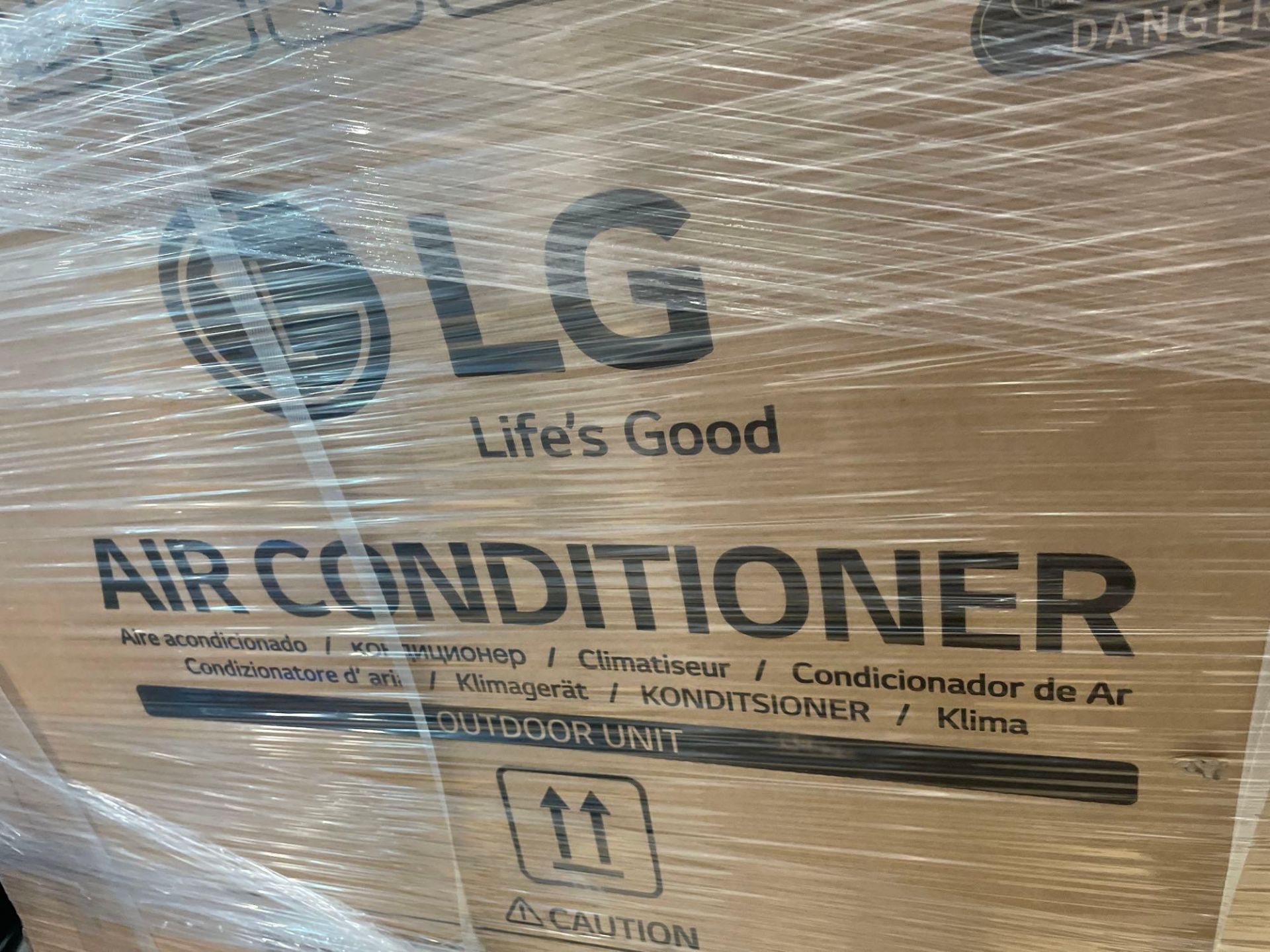 pallet of LG air conditioner units two different models - Image 4 of 5