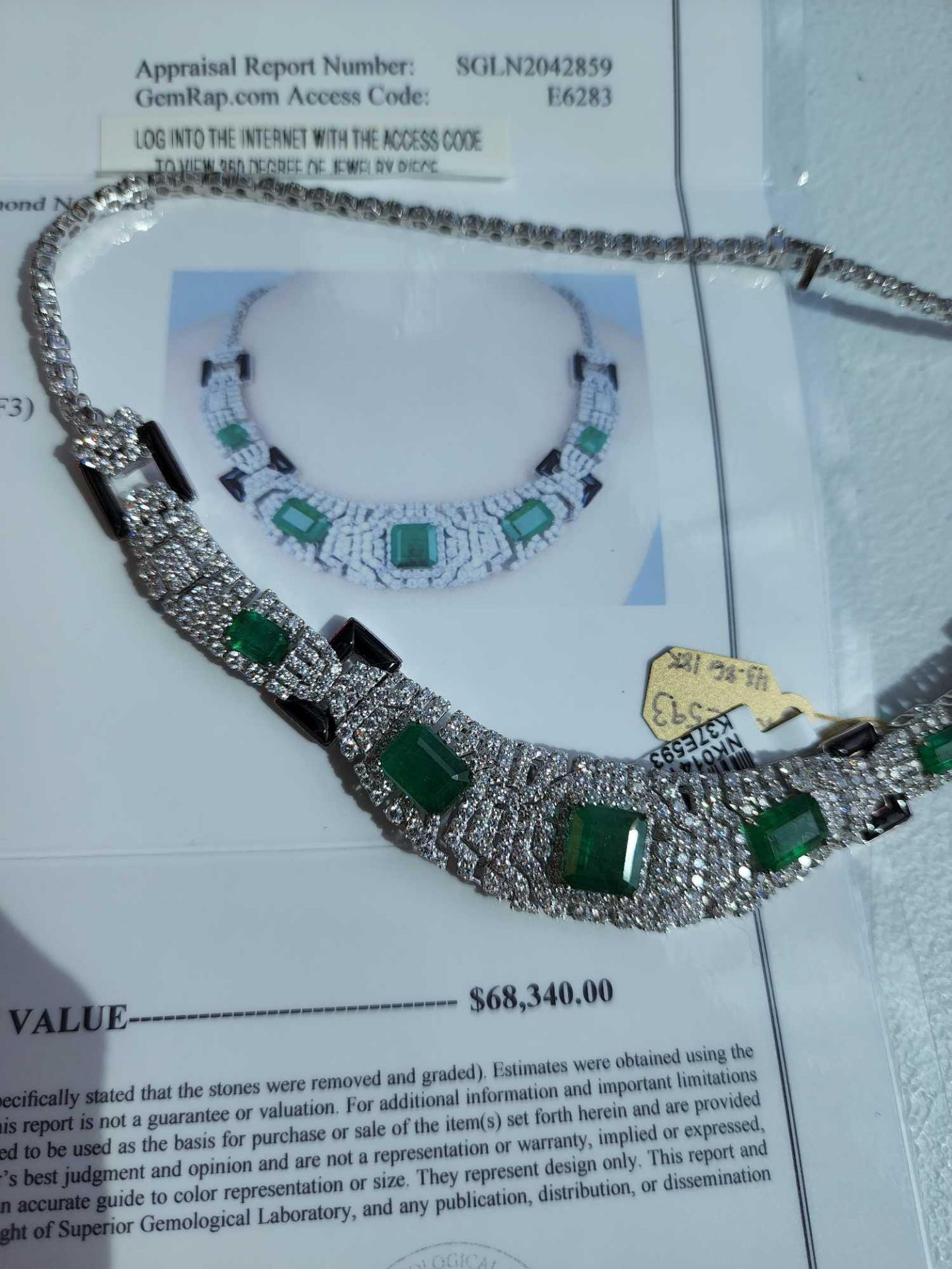 18K White Gold Emerald & Diamond Necklace Weight: 43.88 grams Emeralds 12.26 cts/ Diamonds 10.04 cts - Image 8 of 9