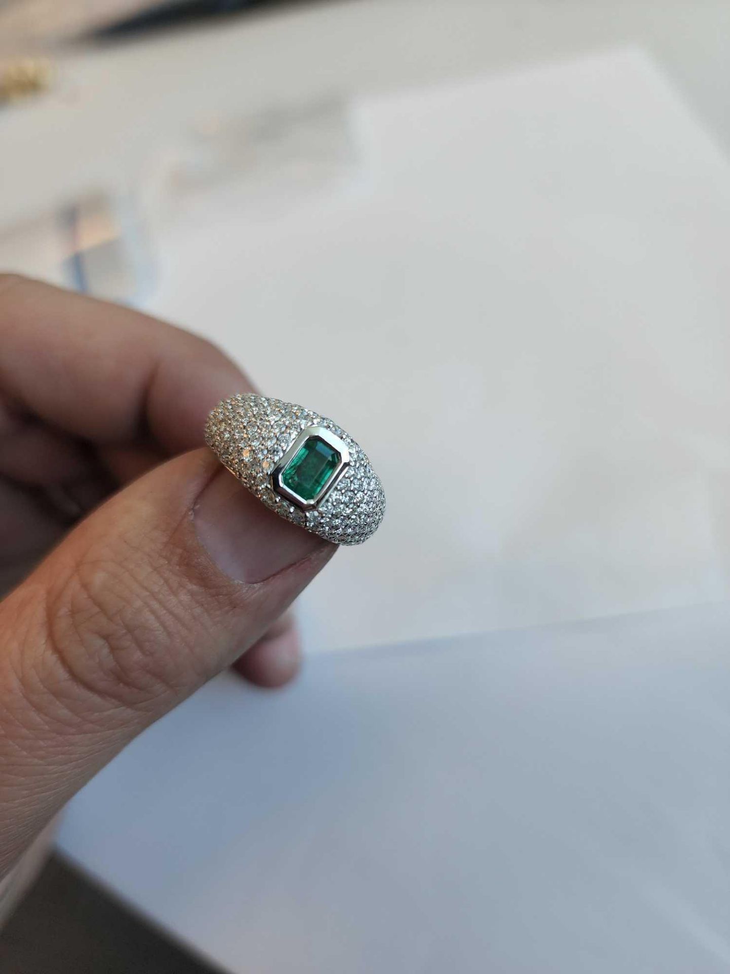 18Kt Emerald & Dimaond .49 ct Emerald/ 1.43 cts Diamond - Image 2 of 8