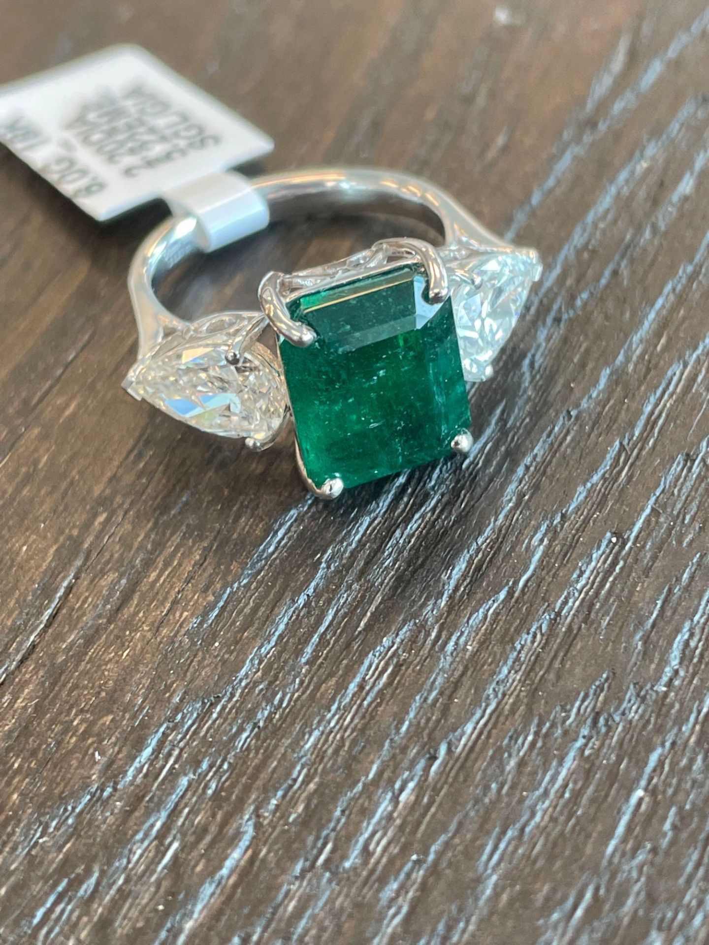 Orianne 18k White Gold Emerald & Diamond Ring 6.01 grams tw. 5.22cts Emerald/ 2.20 cts Diamonds - Image 6 of 10