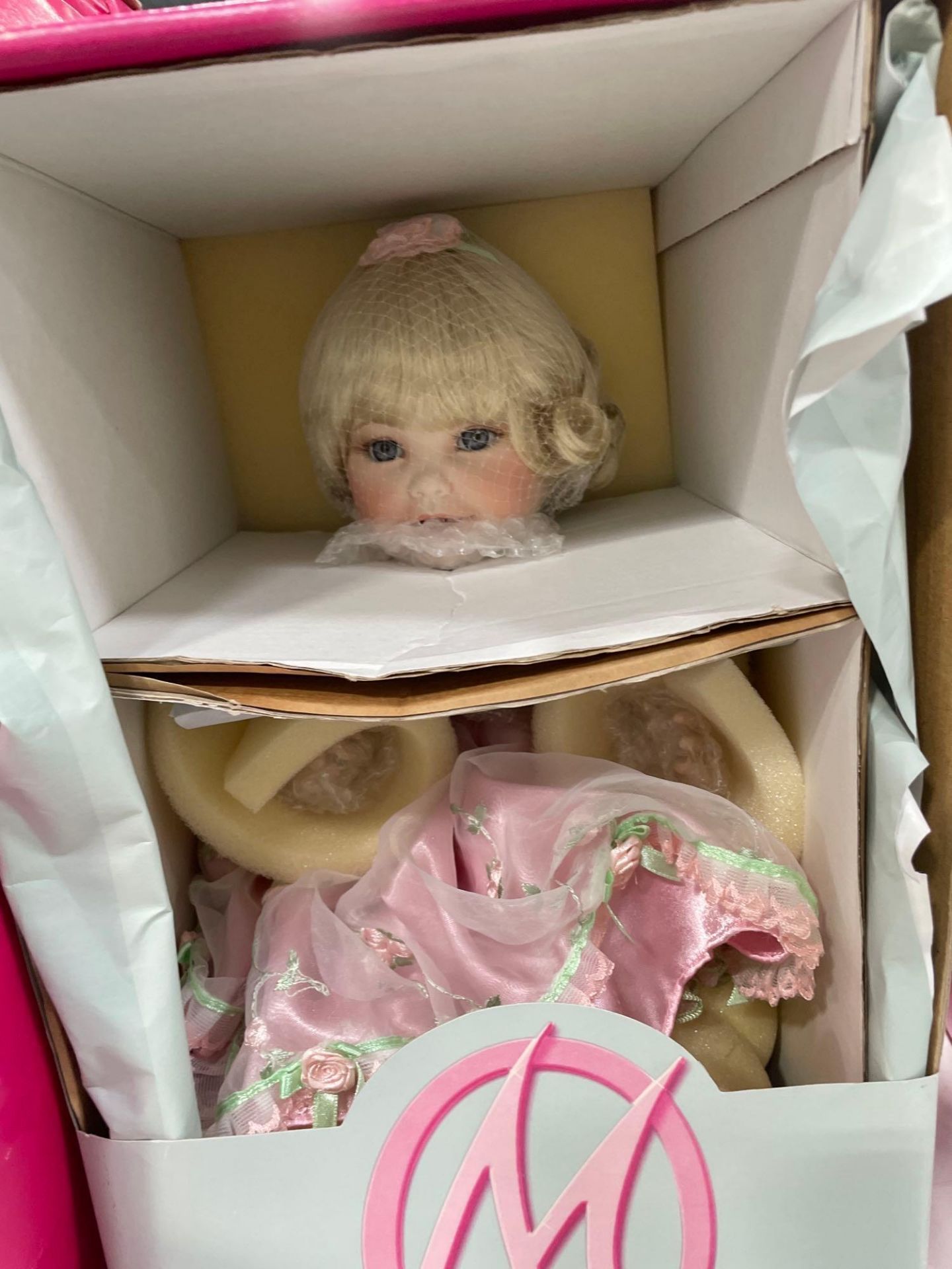 Collectable Dolls - Image 6 of 10