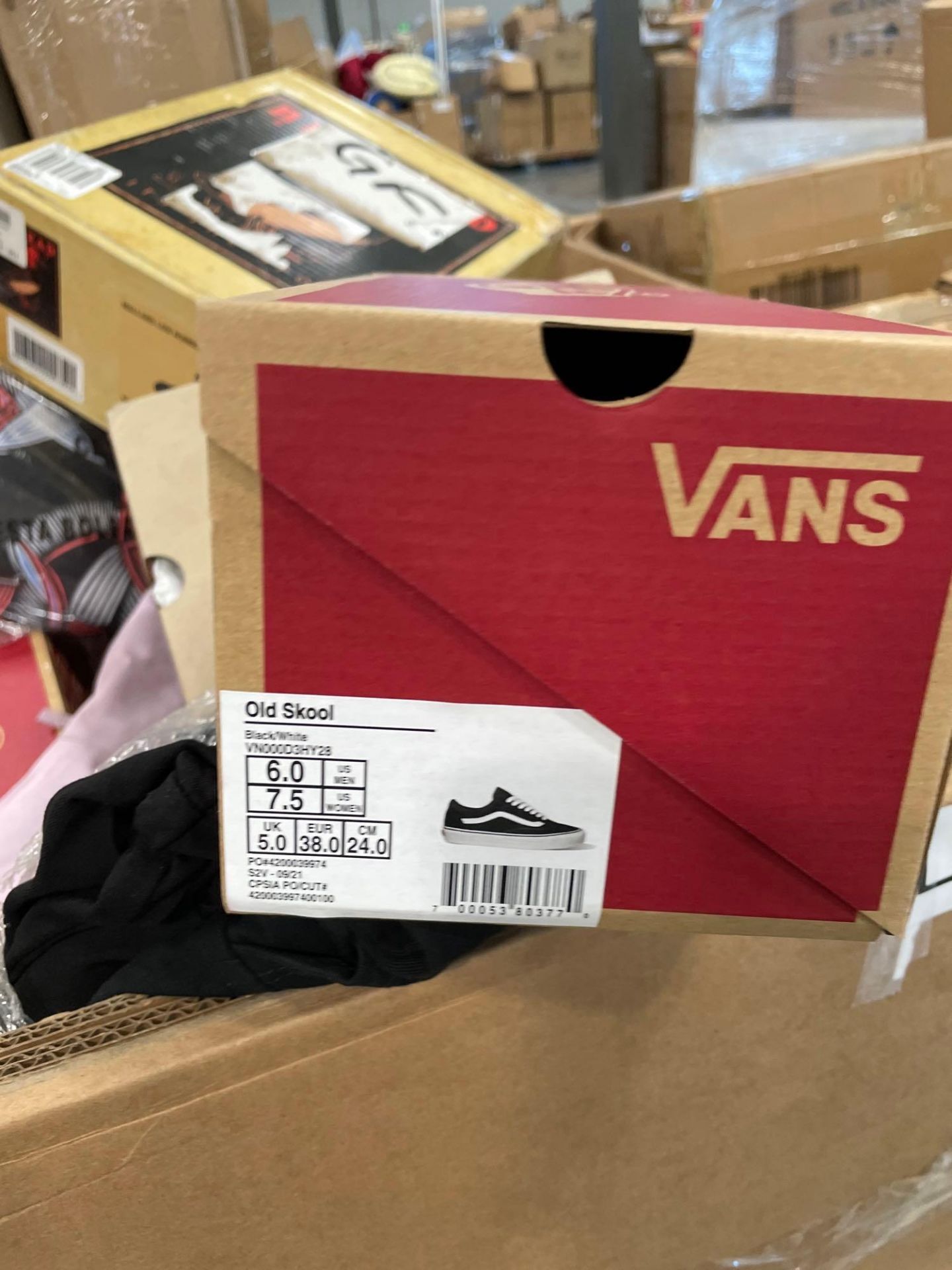 Vans shoes and clothing - Image 12 of 24