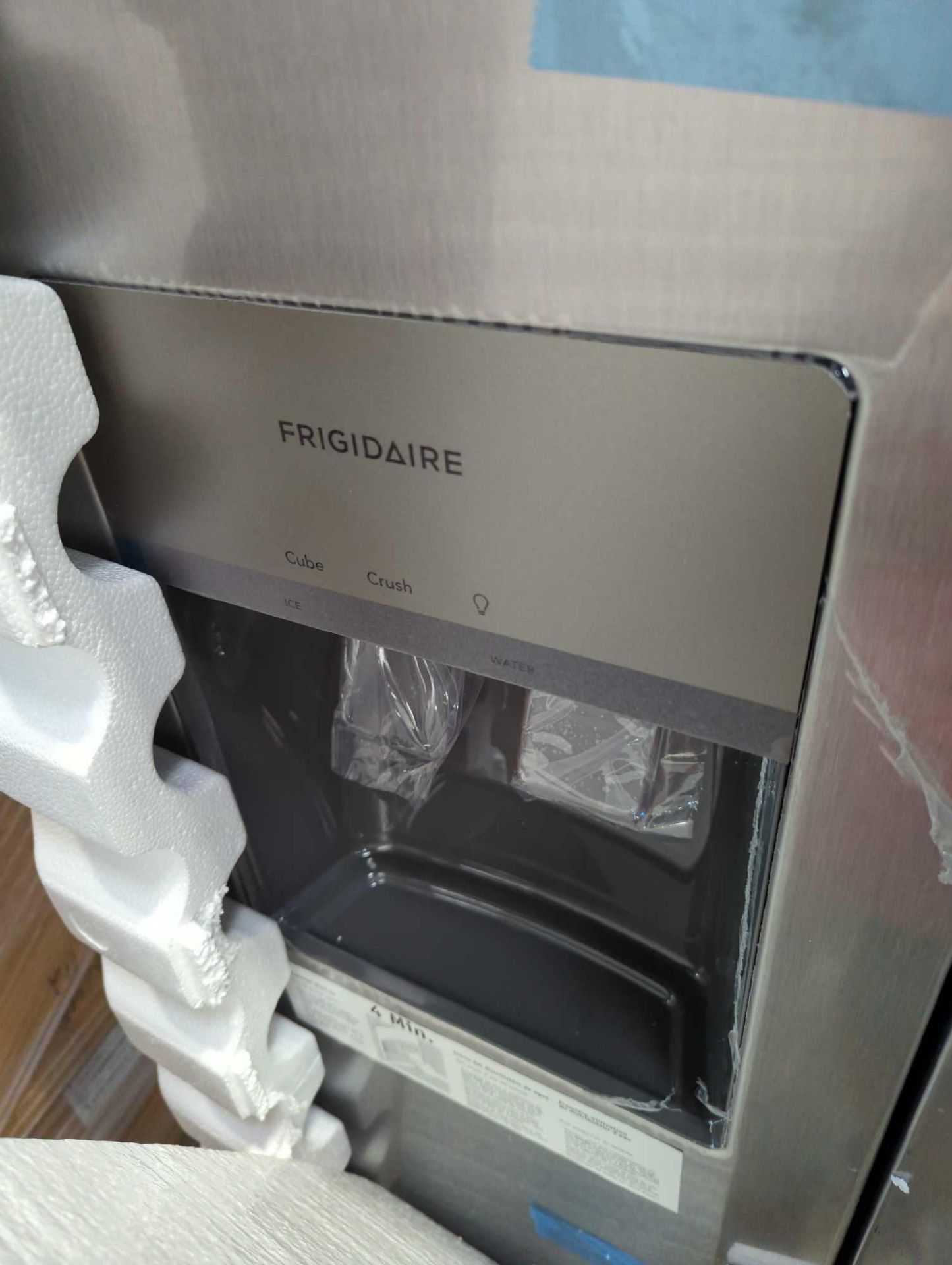 Frigidair Fridge - Image 5 of 8