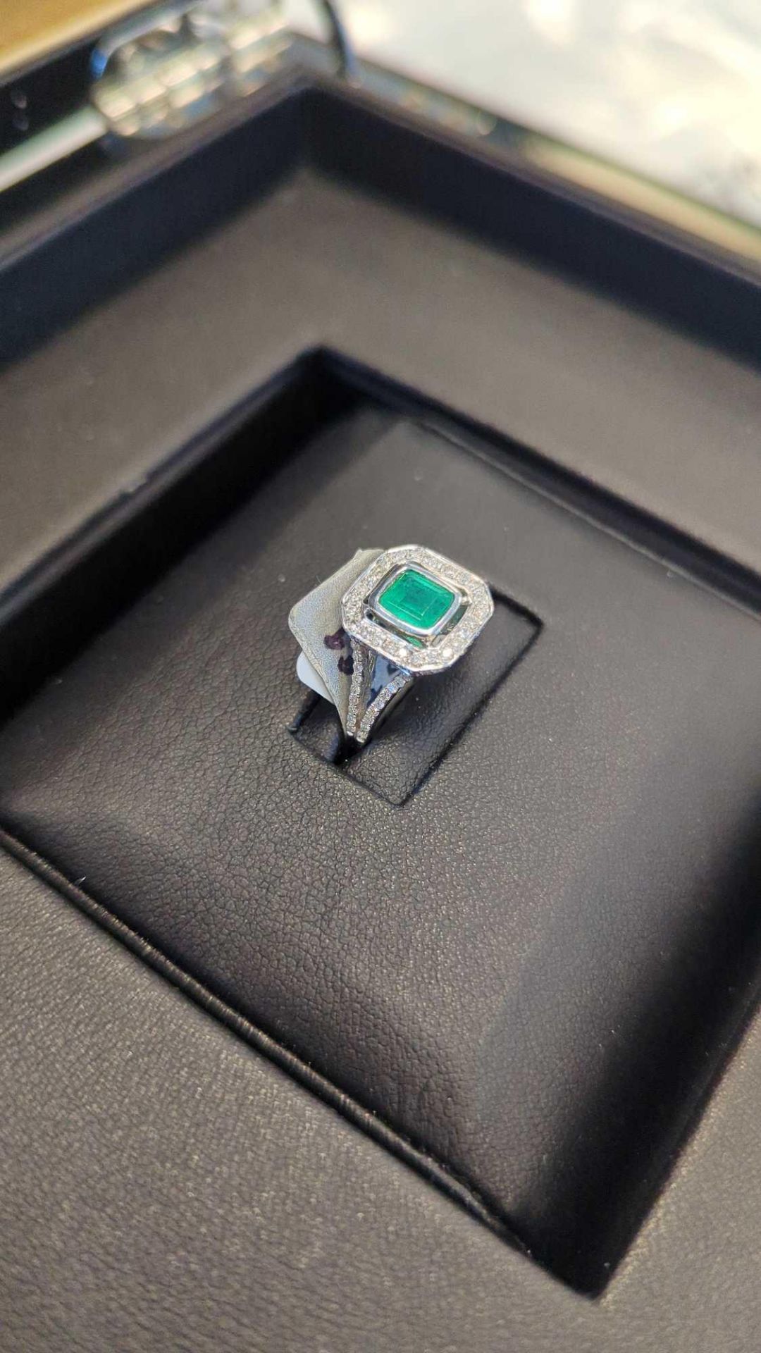 14Kt White Gold Ladies Emerald & Diamond Ring - Image 3 of 7
