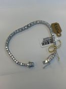 Diamond Bracelet Platinum with 52 round diamonds 8.20 ct total