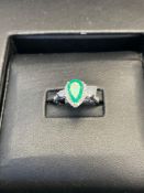 18KT White Gold ladies Emerald & Diamond Ring