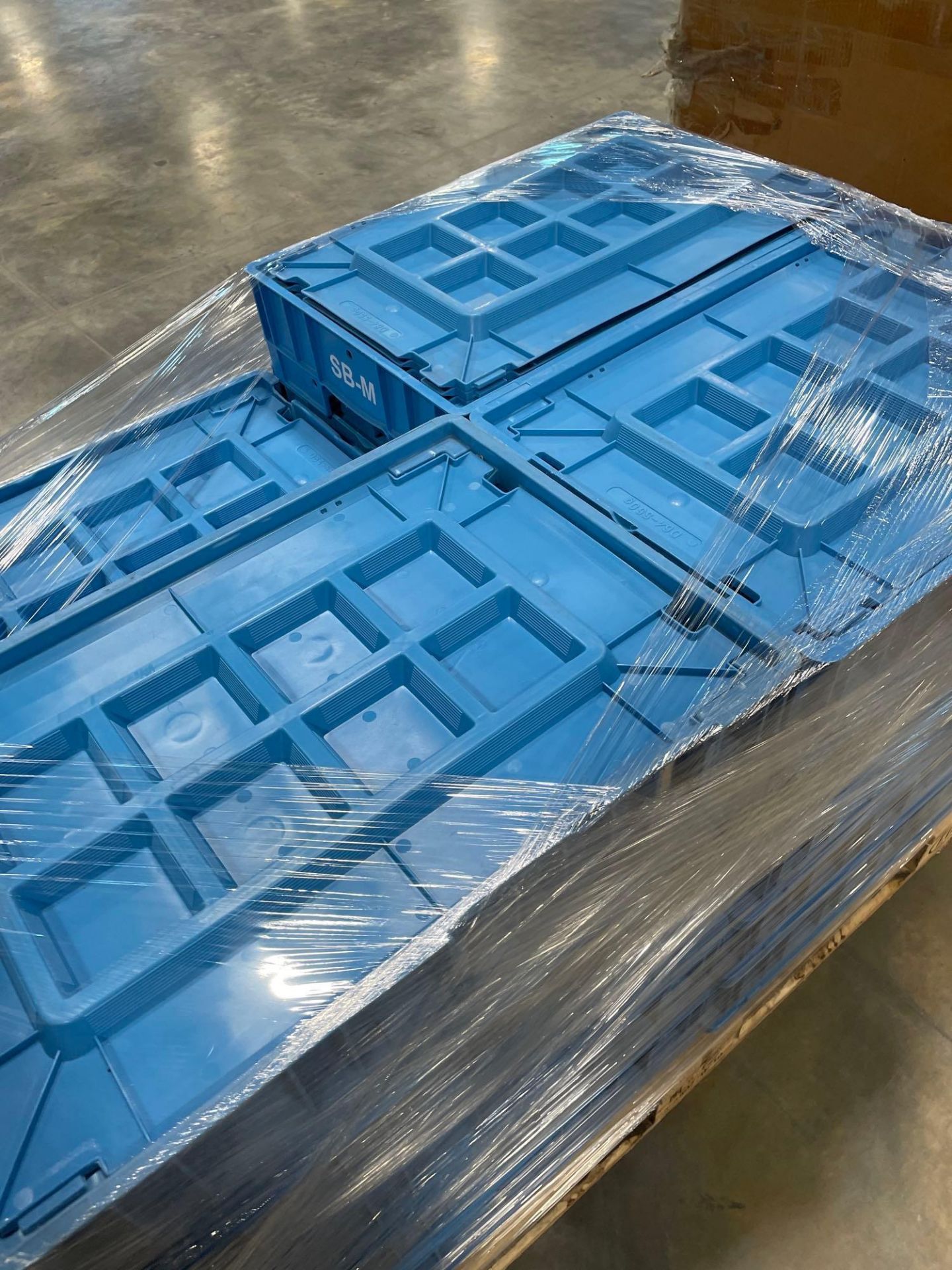 pallet of blue stackable bins - Image 2 of 4