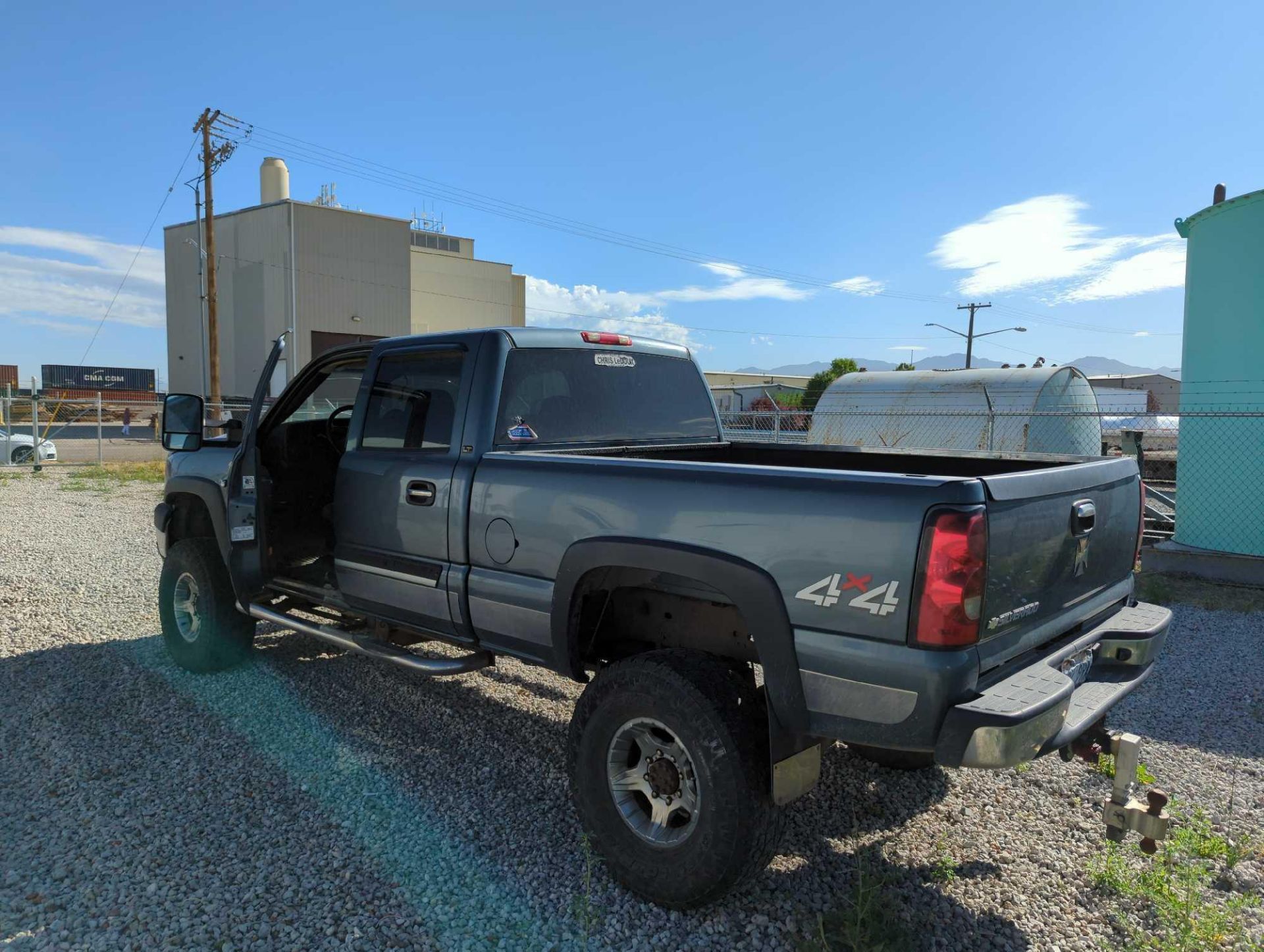 2006 Chevy 2500 HD - Image 7 of 19