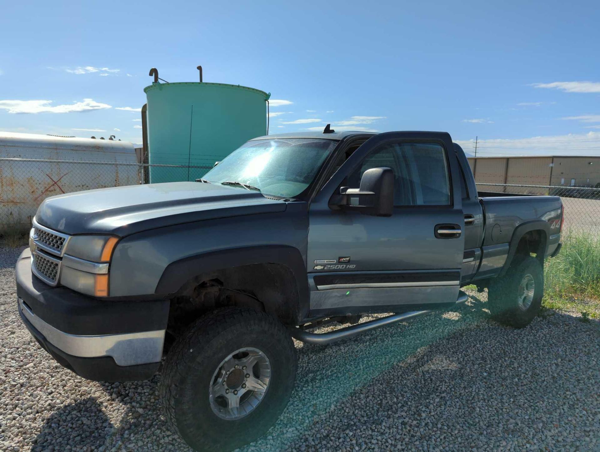 2006 Chevy 2500 HD - Image 6 of 19