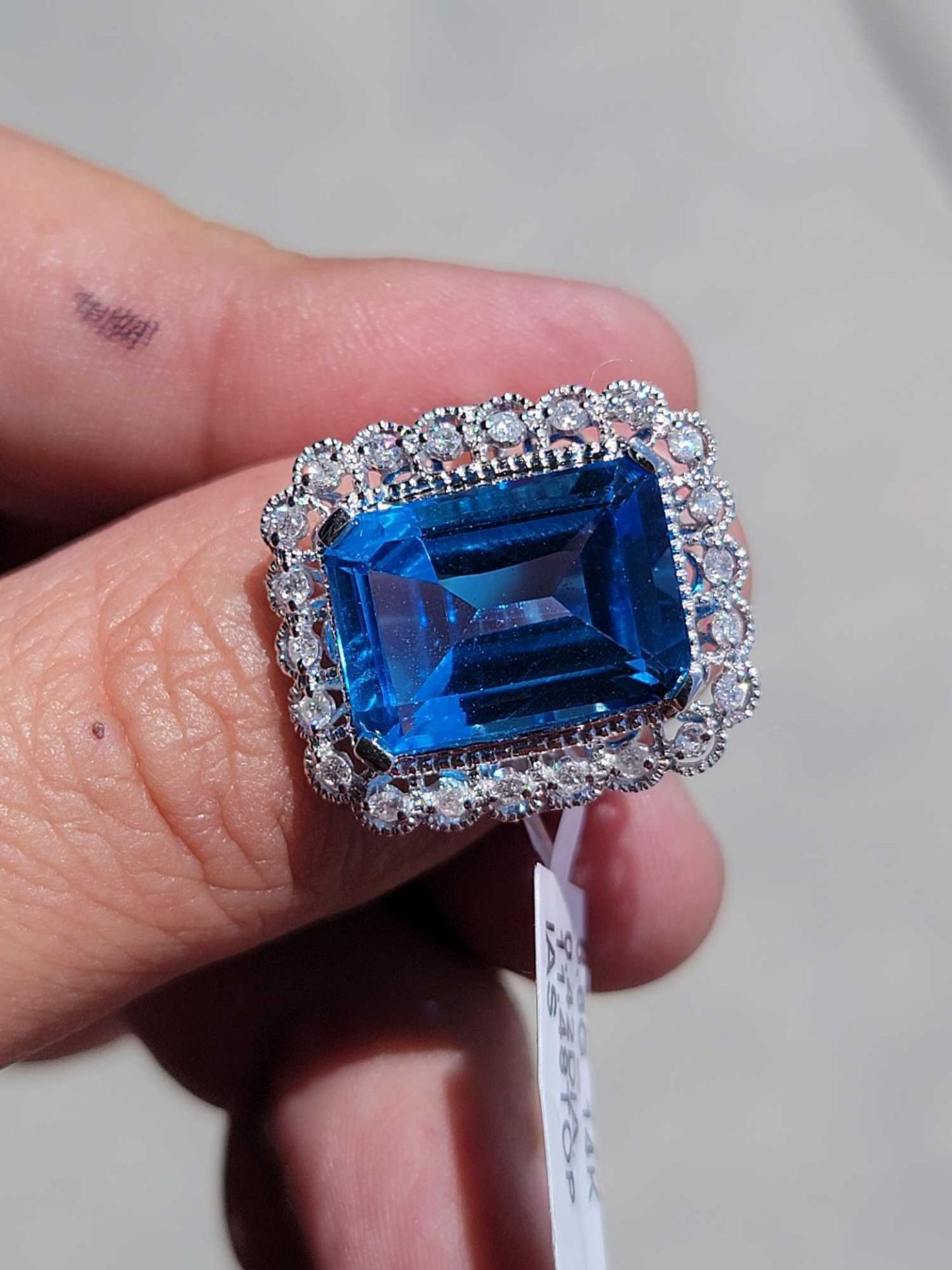 14KT Diamond and Blue Topaz Ring - Image 4 of 8
