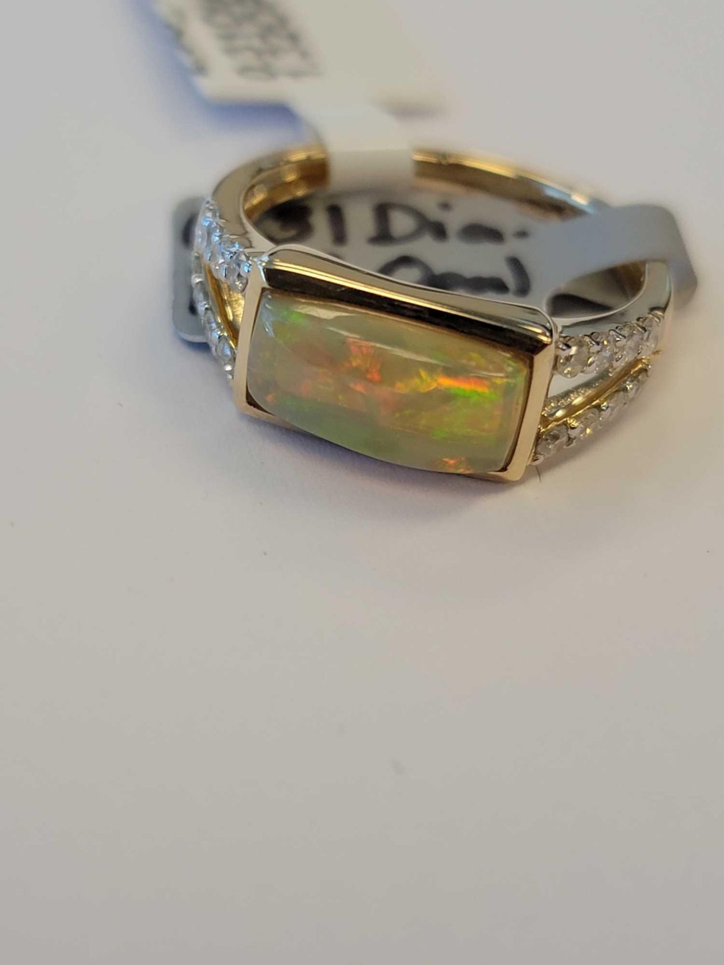 Opal and Diamond ring in 14KT Gold - Image 3 of 4