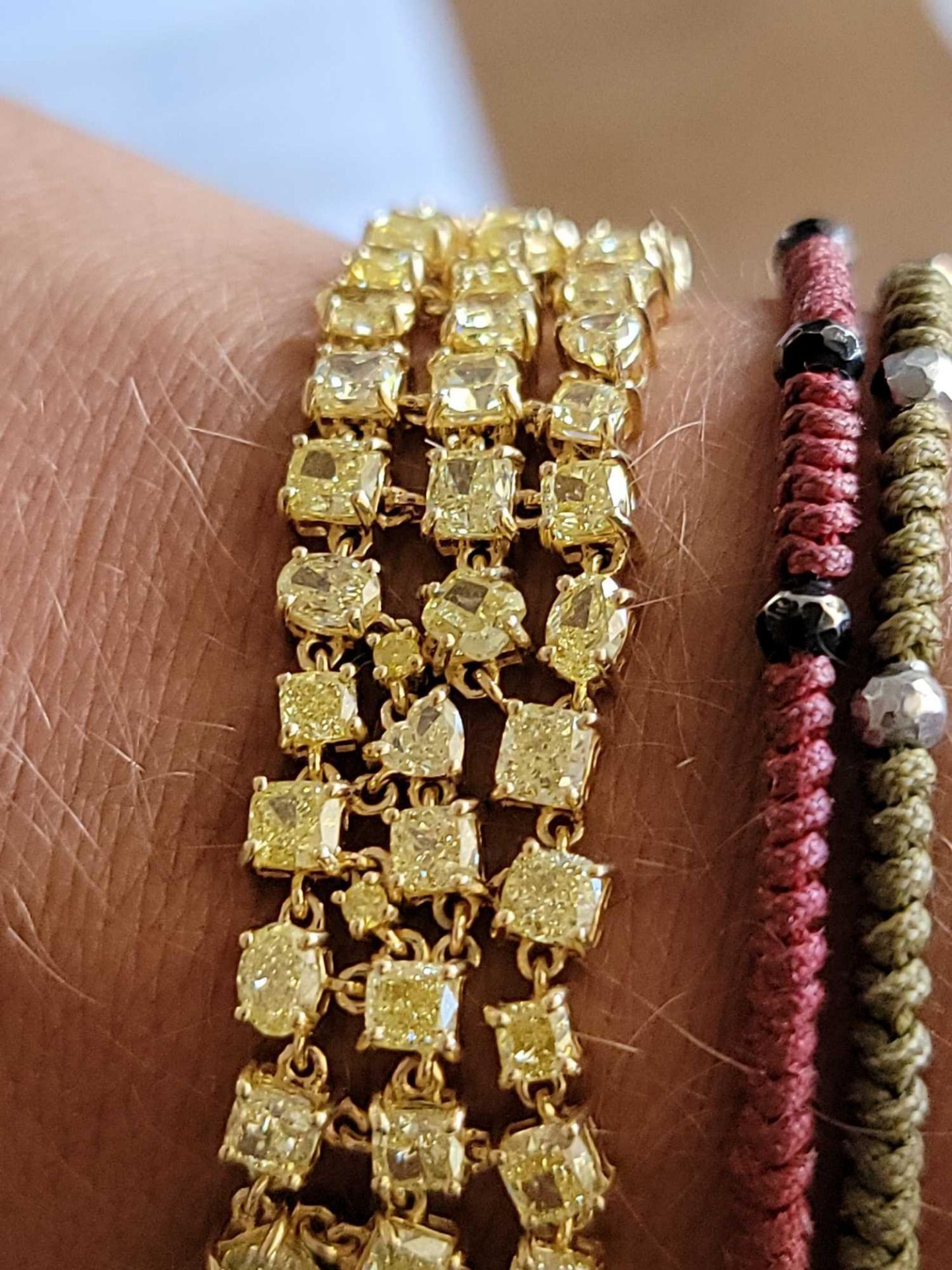 18KT Gold, 30 Carat Intense (canary) yellow diamond bracelet - Image 8 of 21
