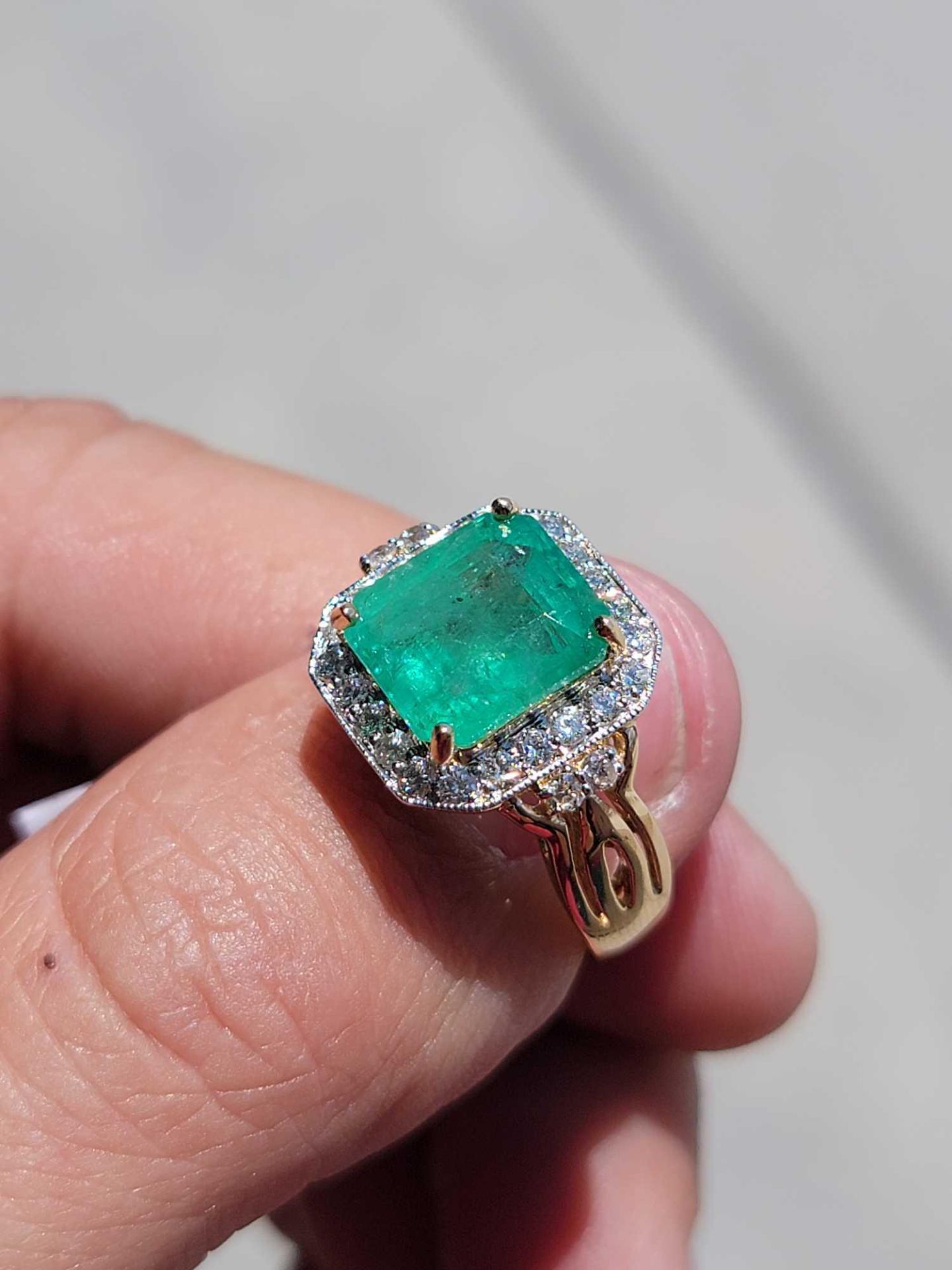 14KT yellow gold diamond and emerald ring - Image 8 of 8