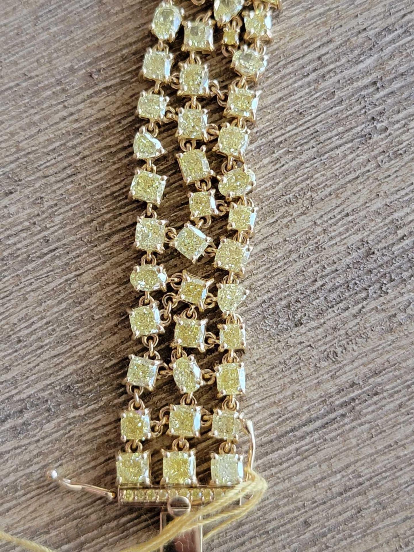 18KT Gold, 30 Carat Intense (canary) yellow diamond bracelet - Image 11 of 21