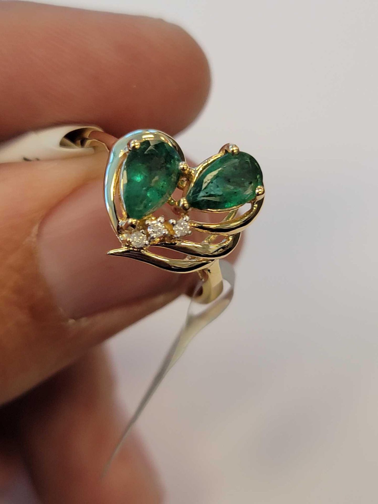 Natural Emerald and Diamond 18KT Gold - Image 3 of 4
