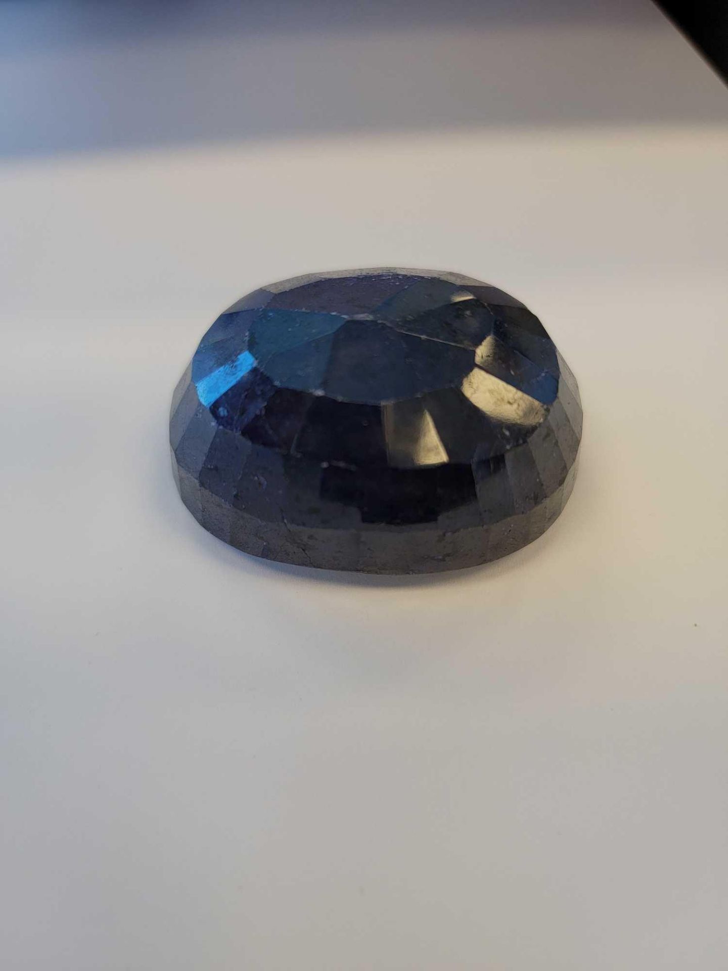 699 Ct Natural blue sapphire - Image 2 of 10