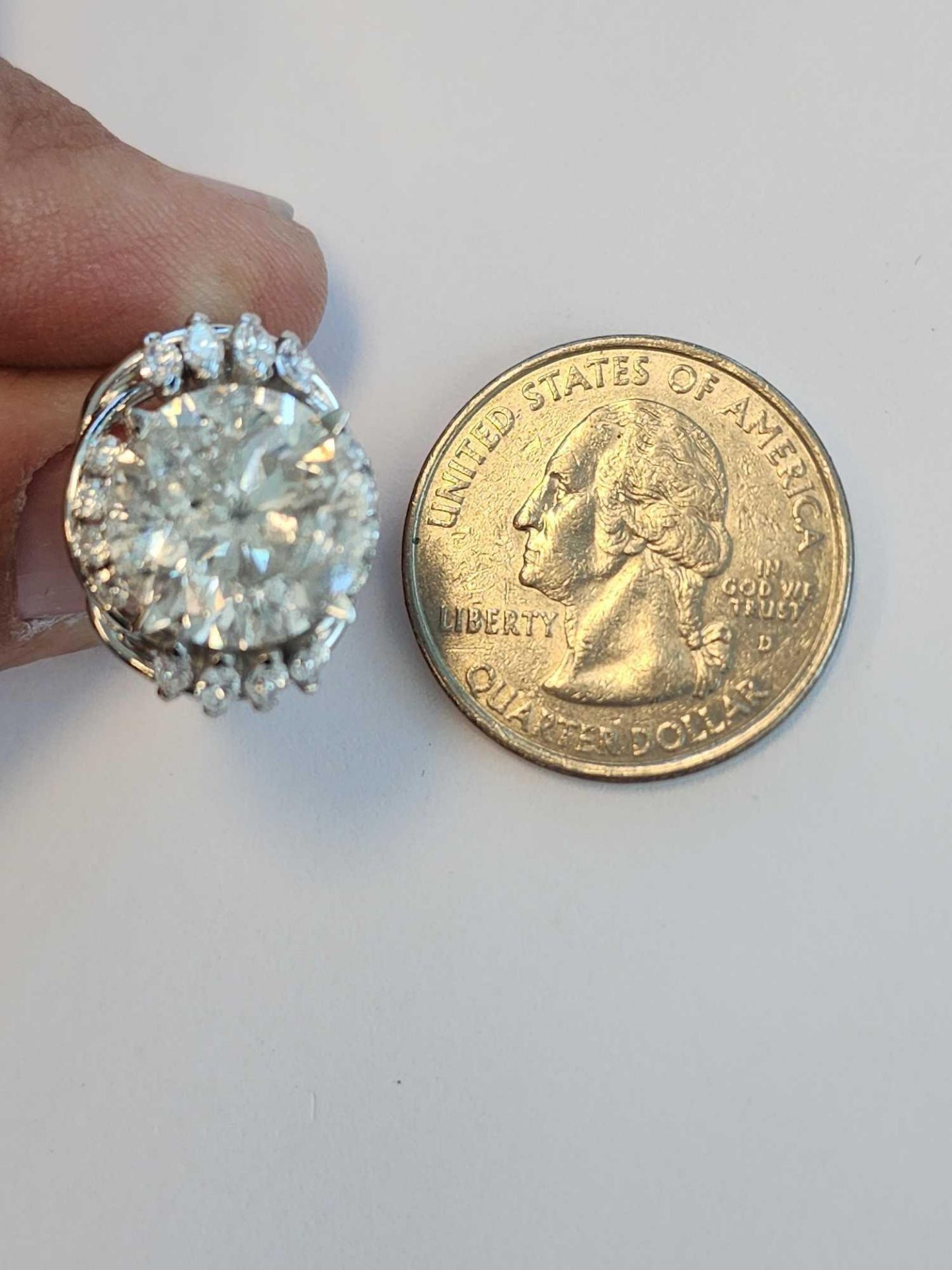 7.03 cts Platinum Diamond Ring, 16 diamonds adjacent - Image 3 of 11