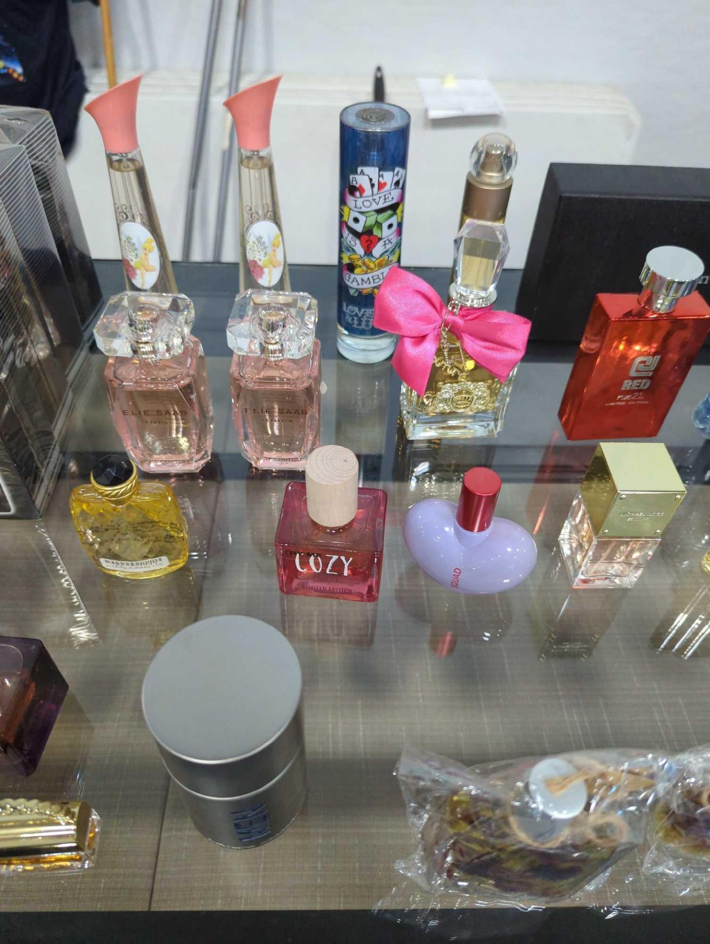 Perfumes - Image 8 of 9