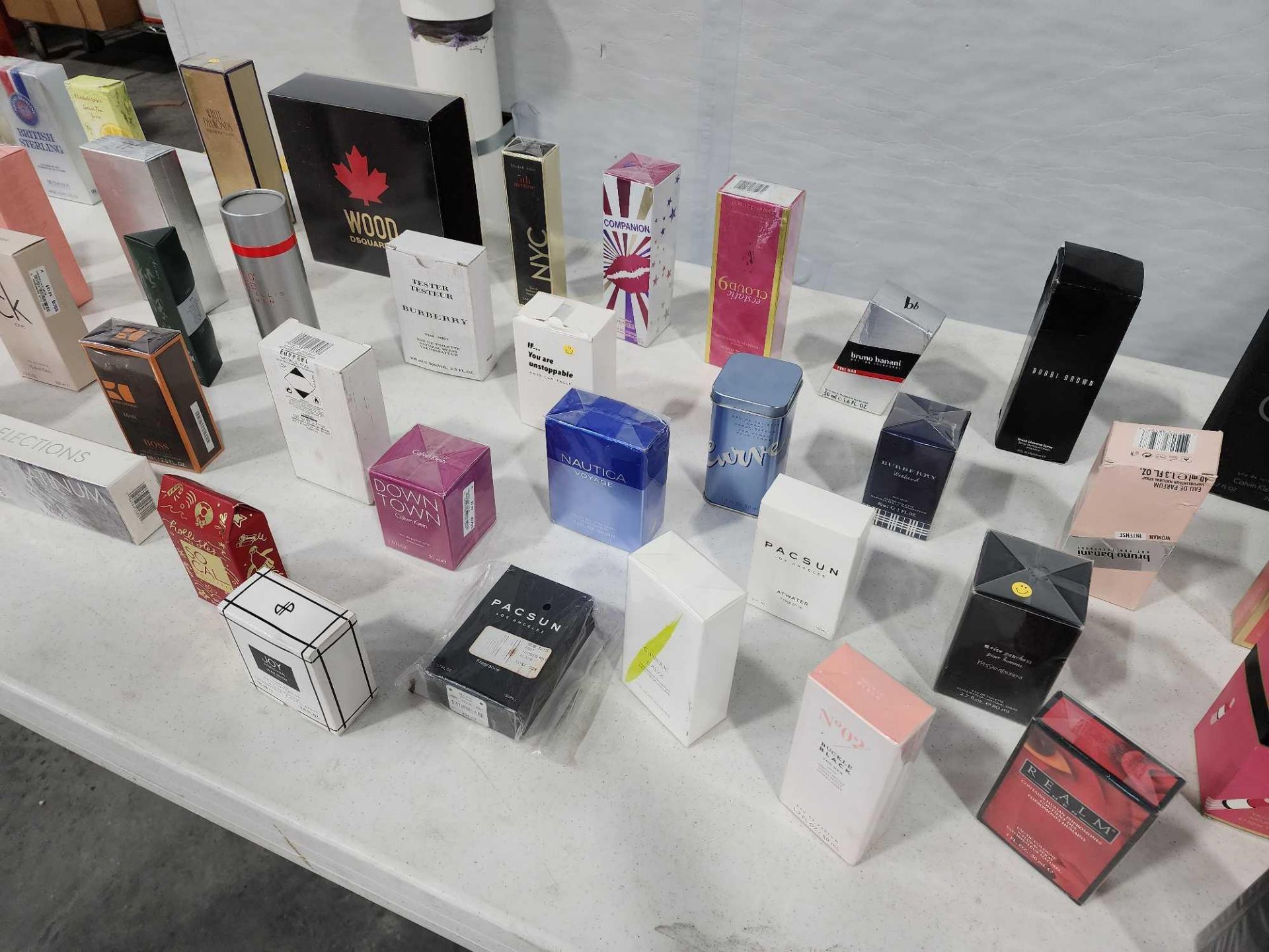 Perfumes - Image 5 of 6