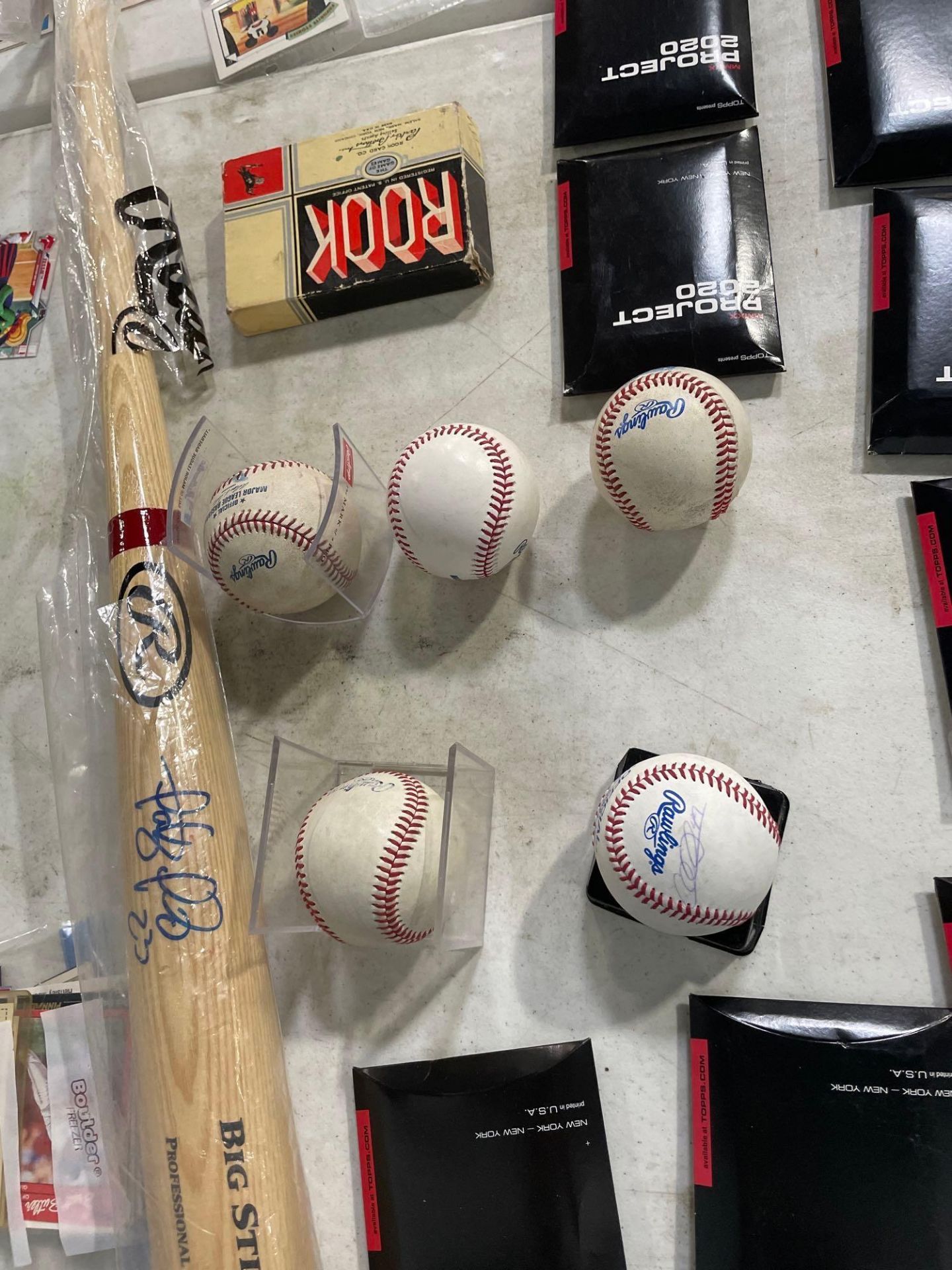 Sports Cards and memorabilia, signed Bat, signed balls - Image 19 of 19