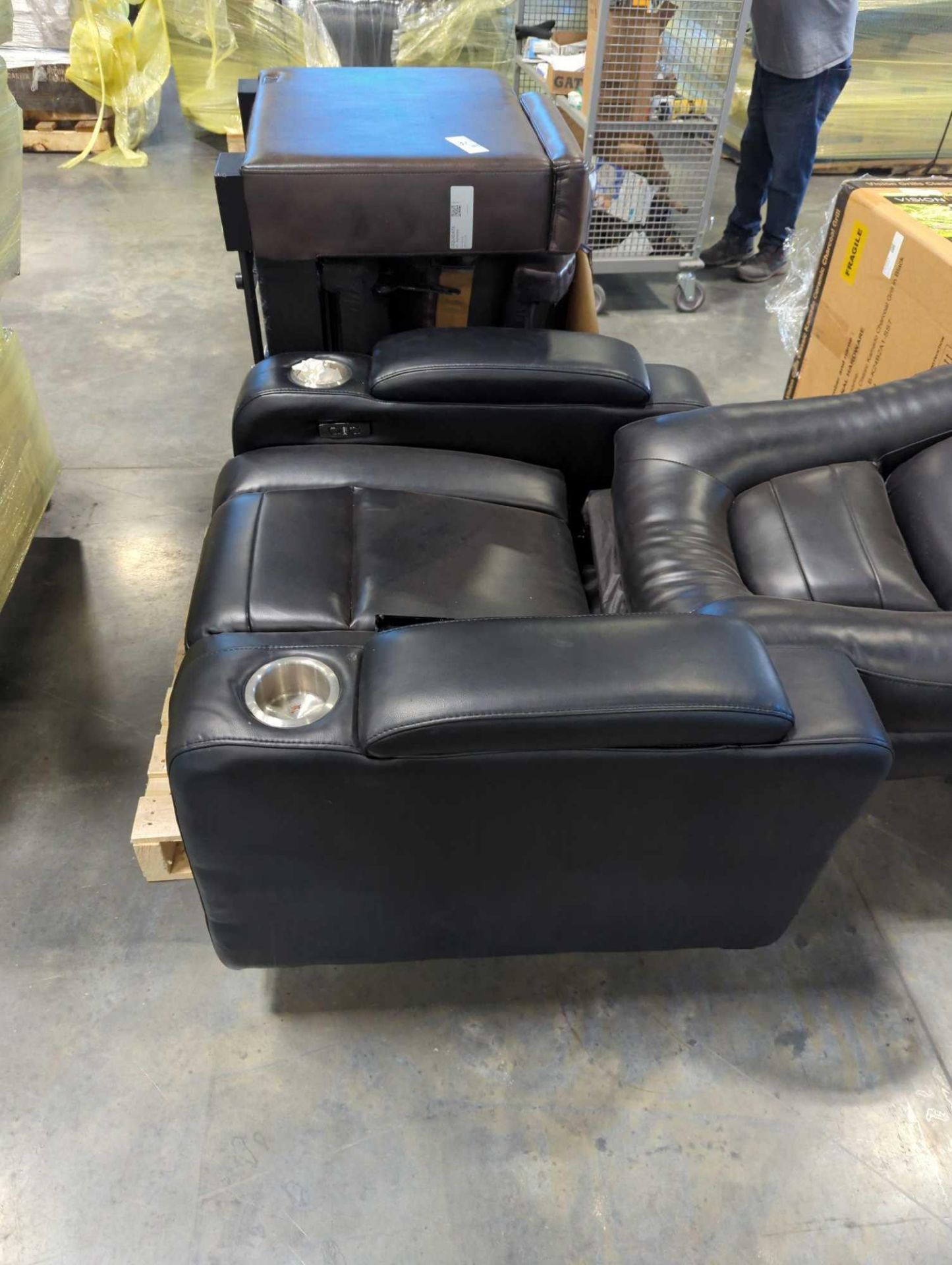 Recliners - Image 2 of 5