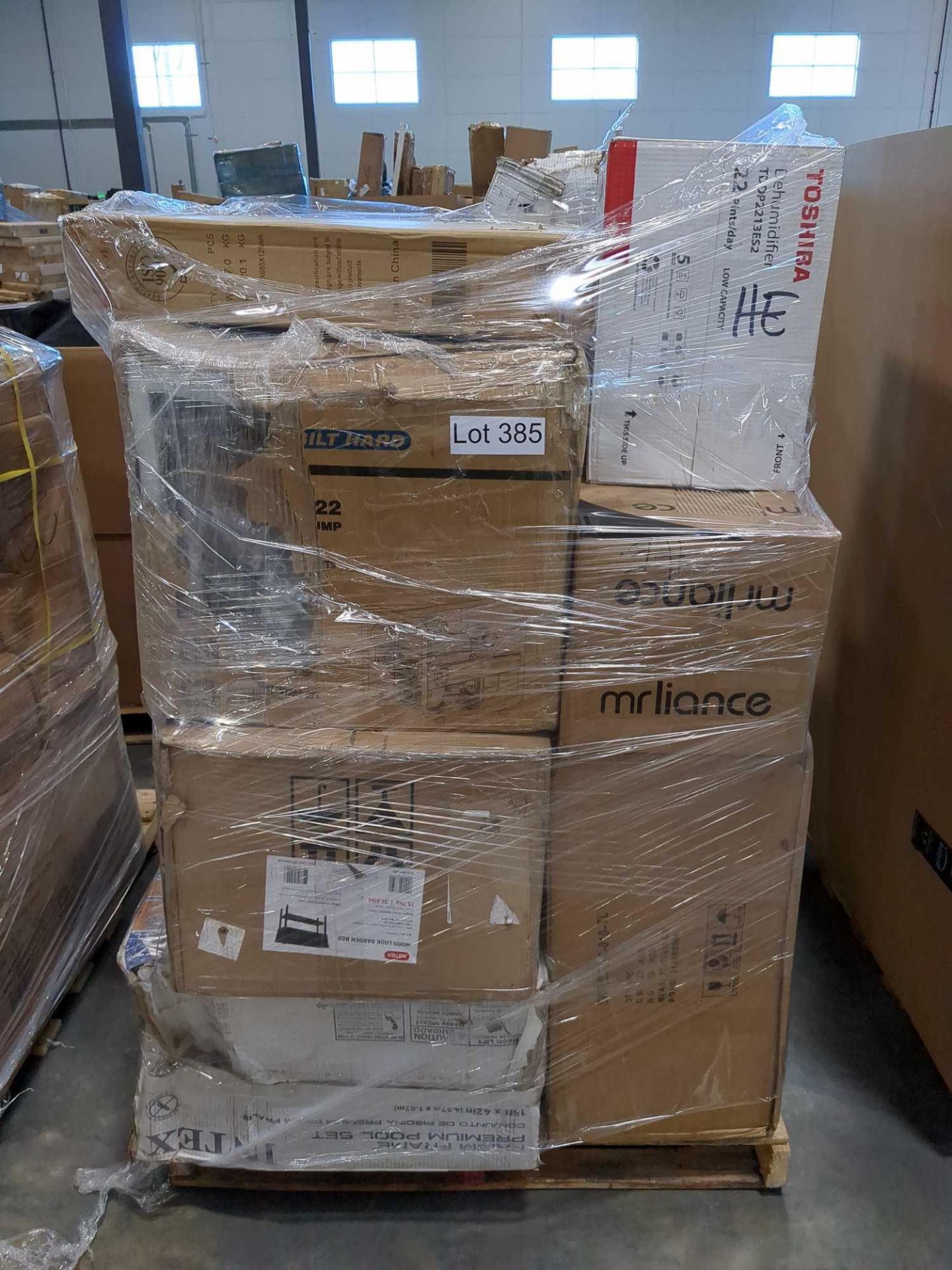 pallet of keter products Intex pool generator Toshiba dehumidifier gaming desk and more