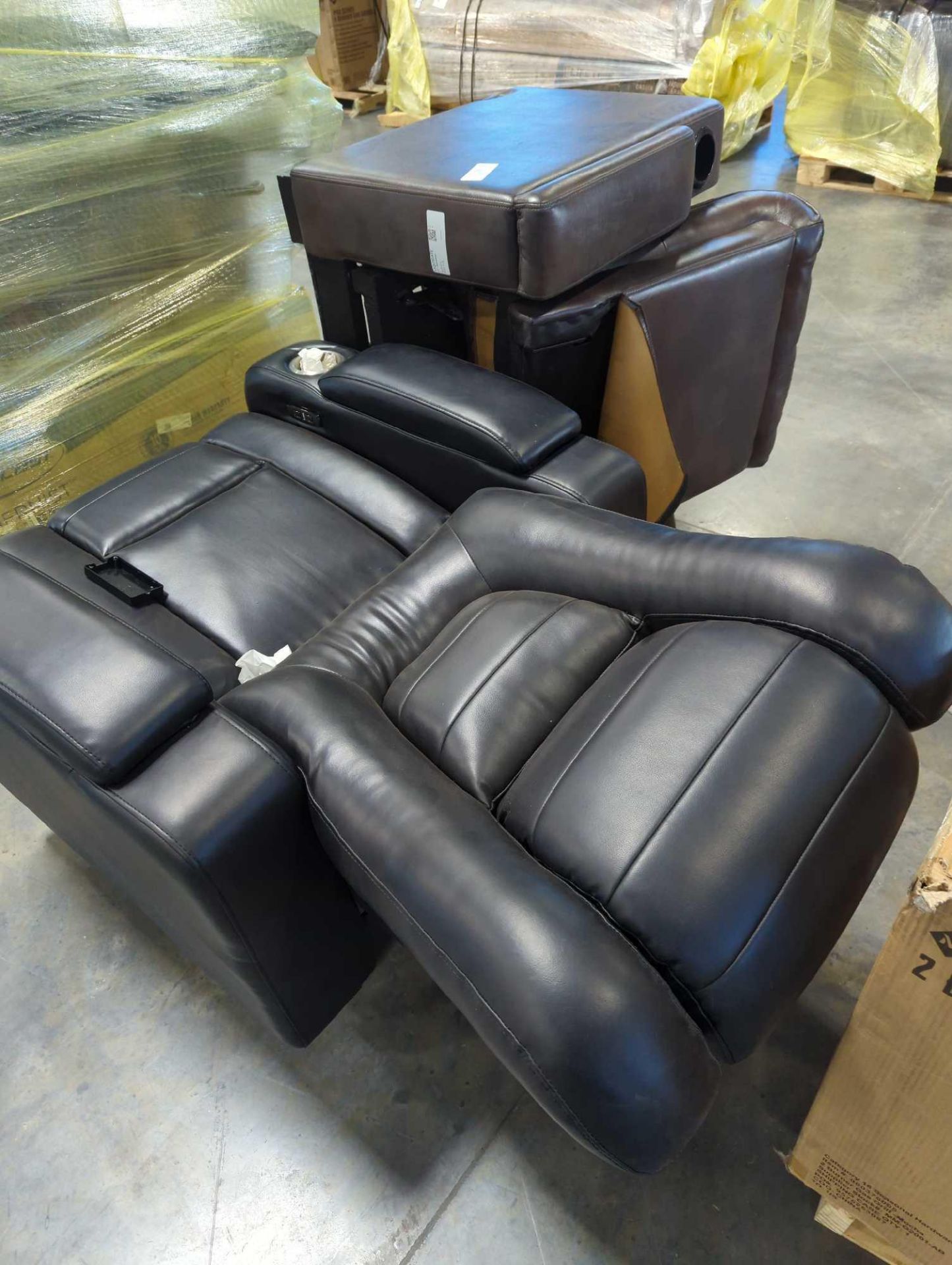 Recliners - Image 3 of 5