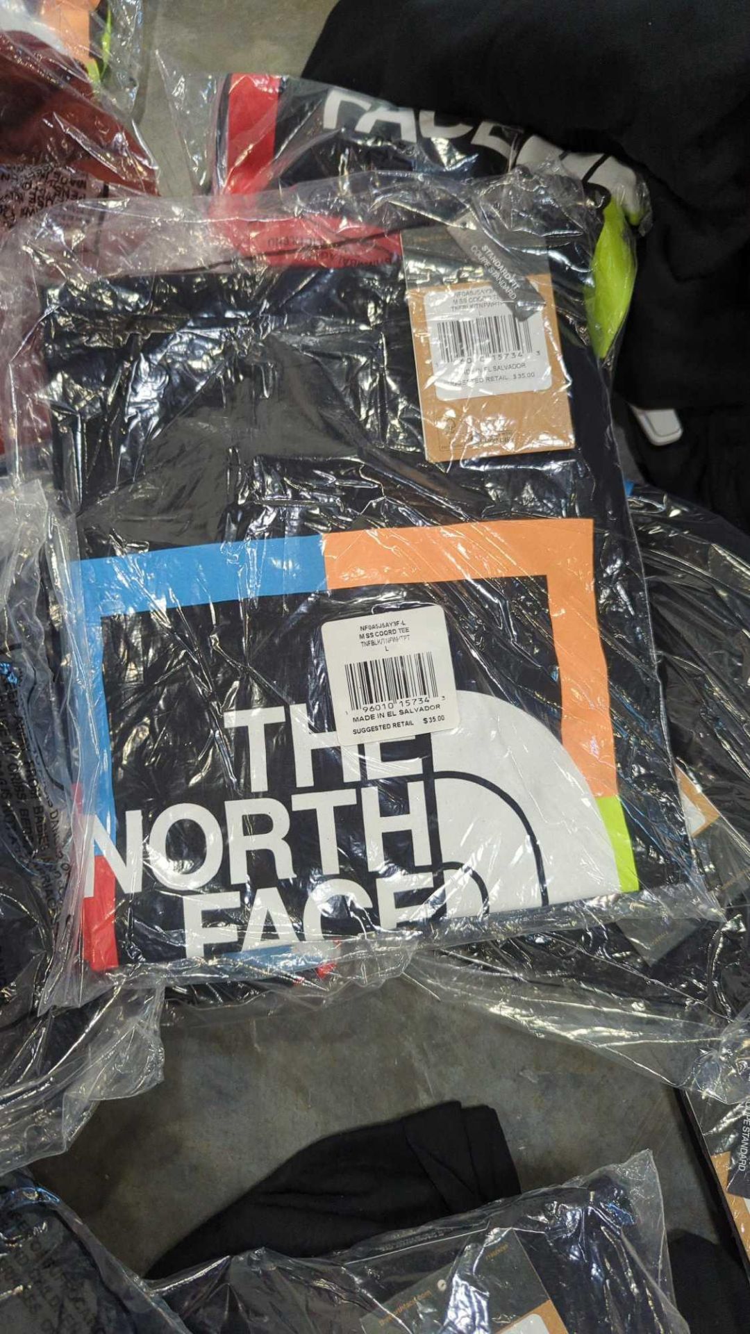 High End Clothing Pallet, Frame(approx. 80+pieces), North Face, Brixton, Rainbow Sandals and much mo - Image 12 of 30