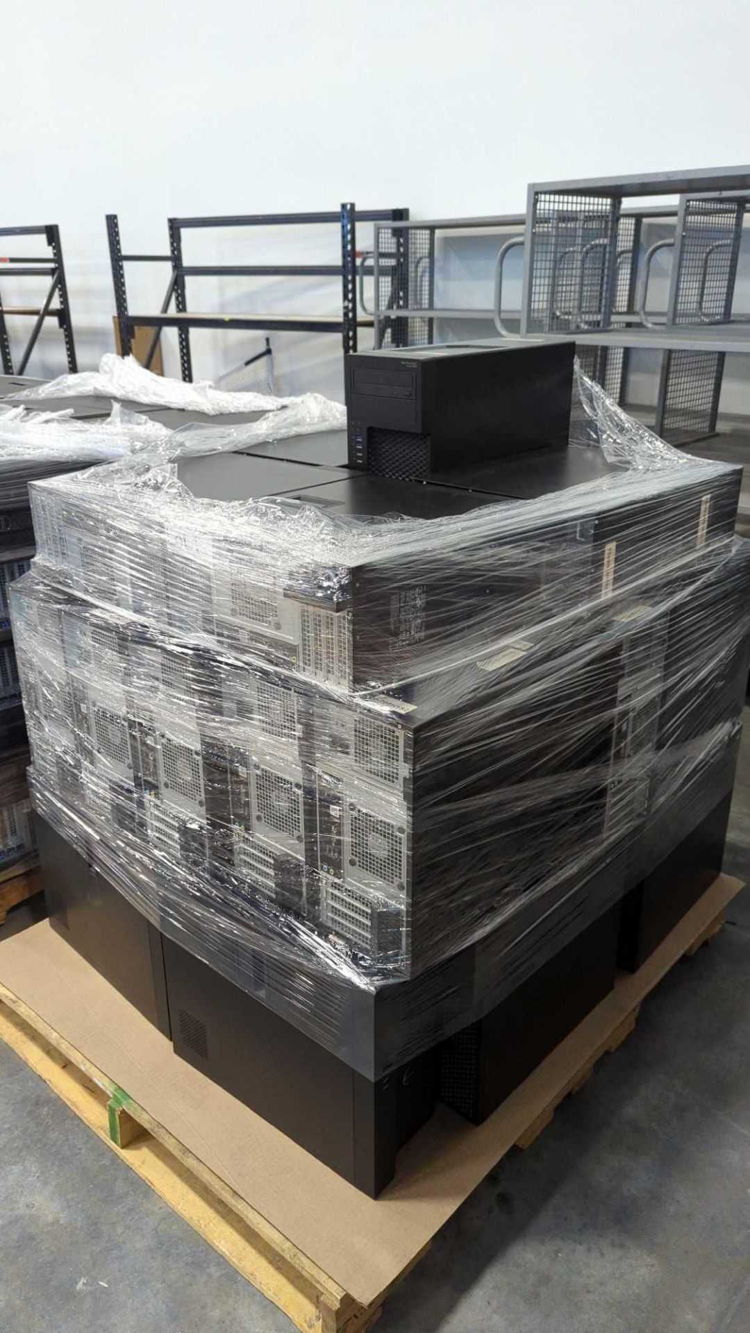 Pallet of Dell Precision Tower 3620 with i7 7th generation processor (missing hard drives) - Image 3 of 6