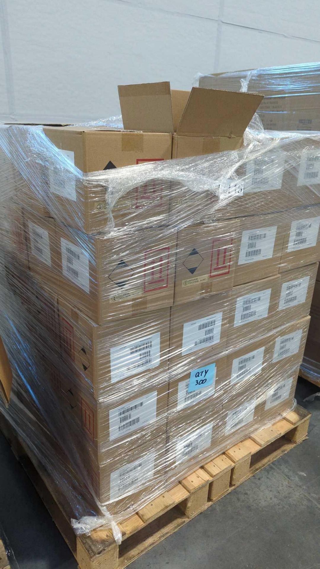 (1) pallet - multiple boxes of curve fragrance - Image 5 of 7