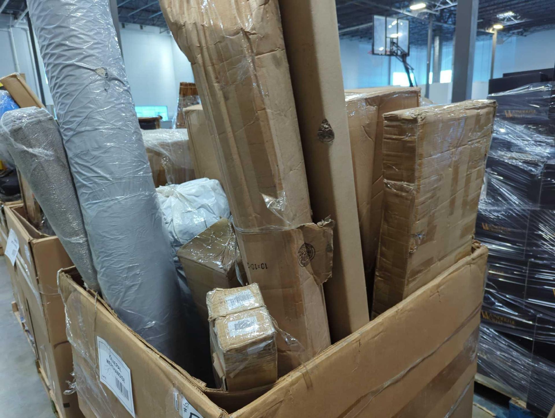 two pallets - Image 9 of 10