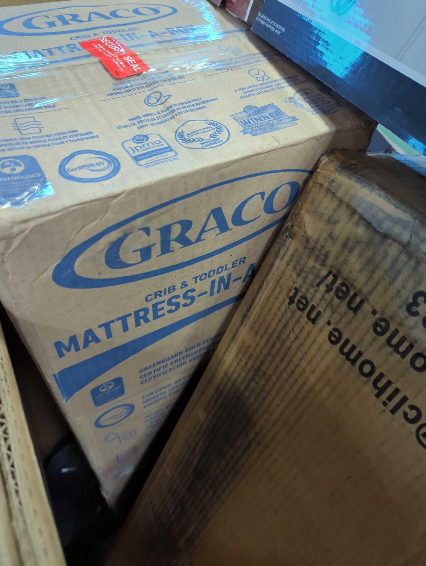 Graco mattress/wreaths - Image 3 of 8