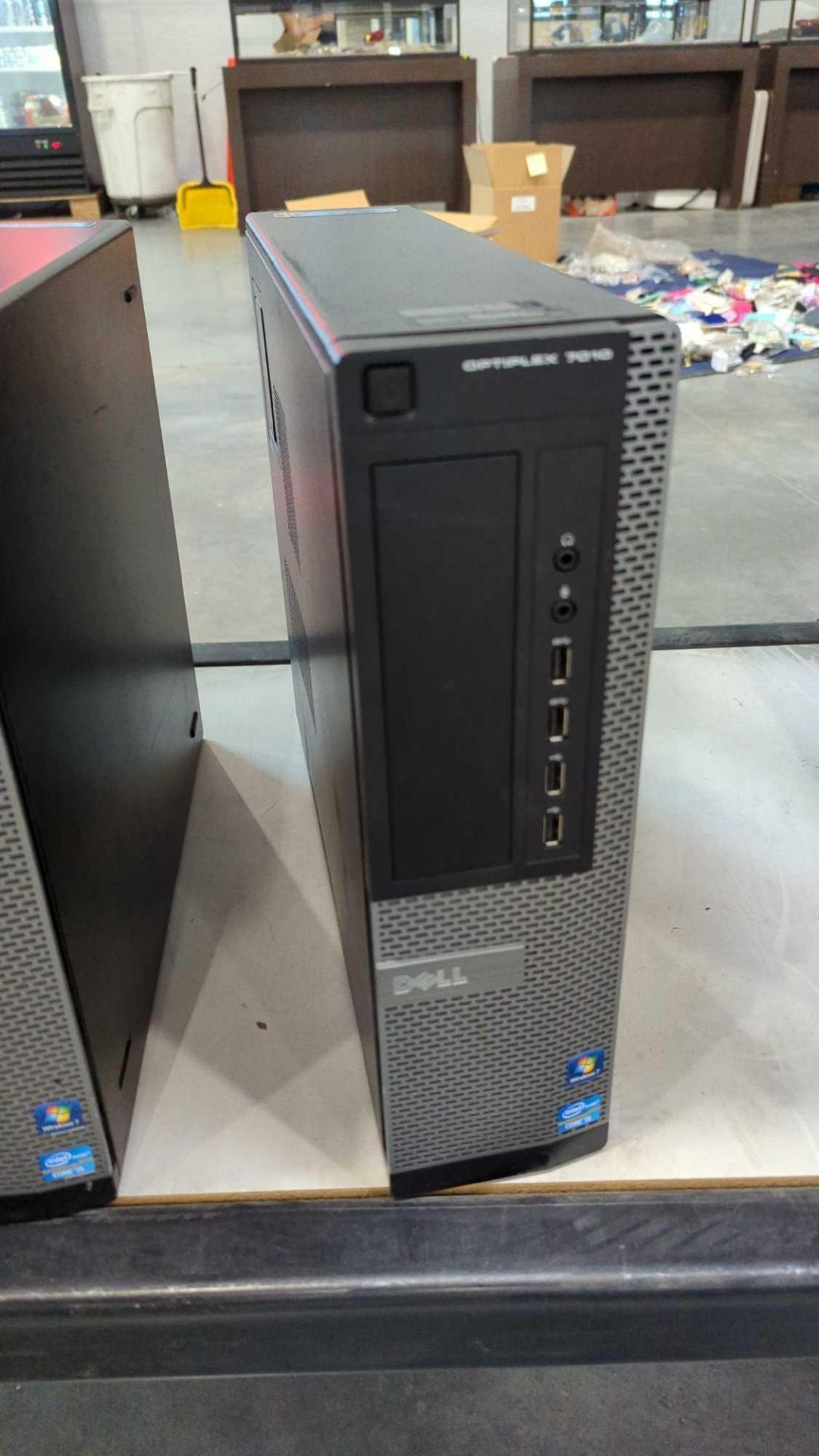 Rolling Rack: Dell Optiplex 710 i5-3470 8GB Ram 250 GB HDD - Image 8 of 9