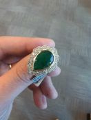 18. karat 2-tone gold 9. carat emerald beryl 1.33 karat diamond ring