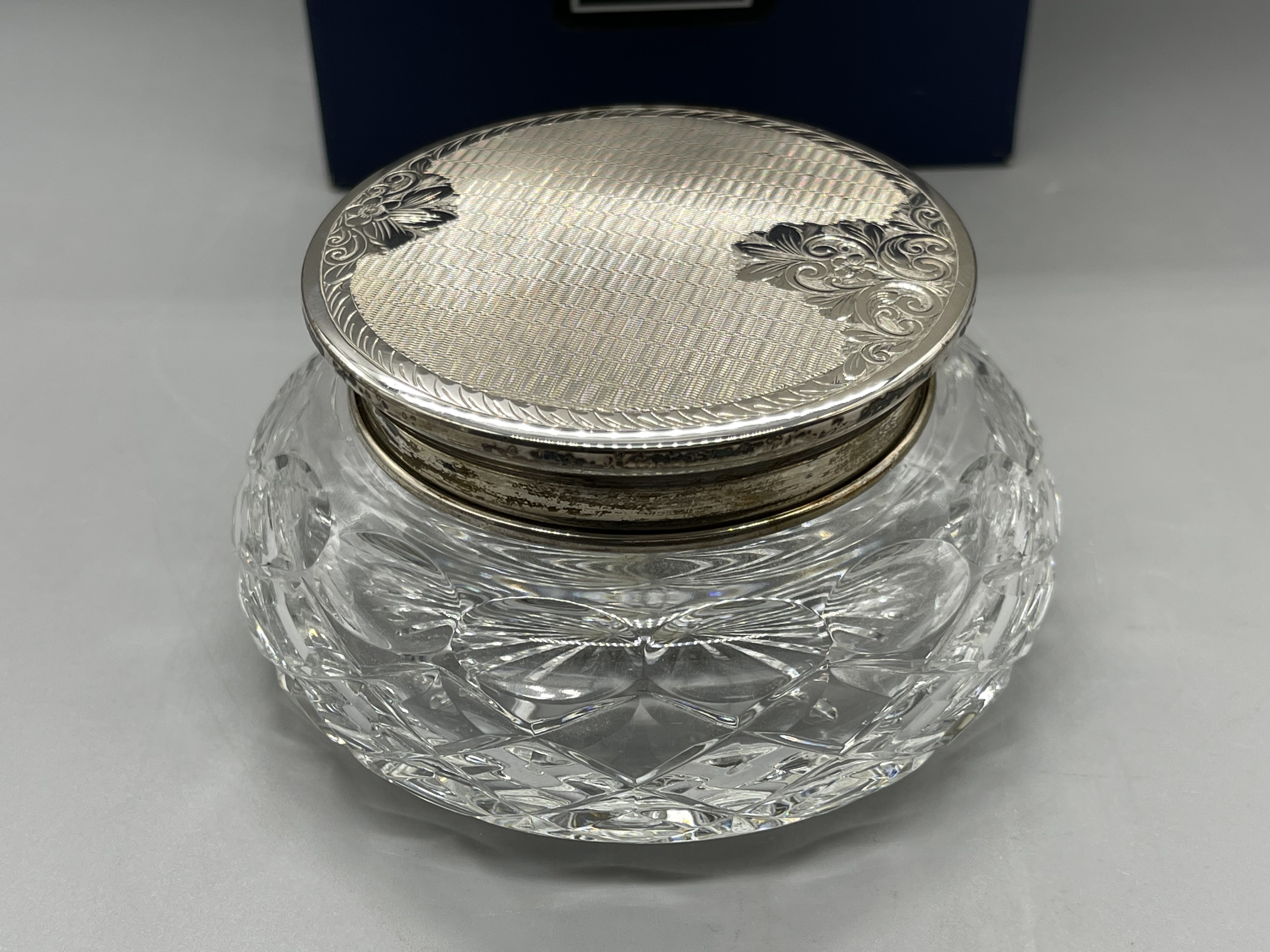 Hallmarked Broadway & Co Silver Top and Crystal Dr - Image 5 of 24