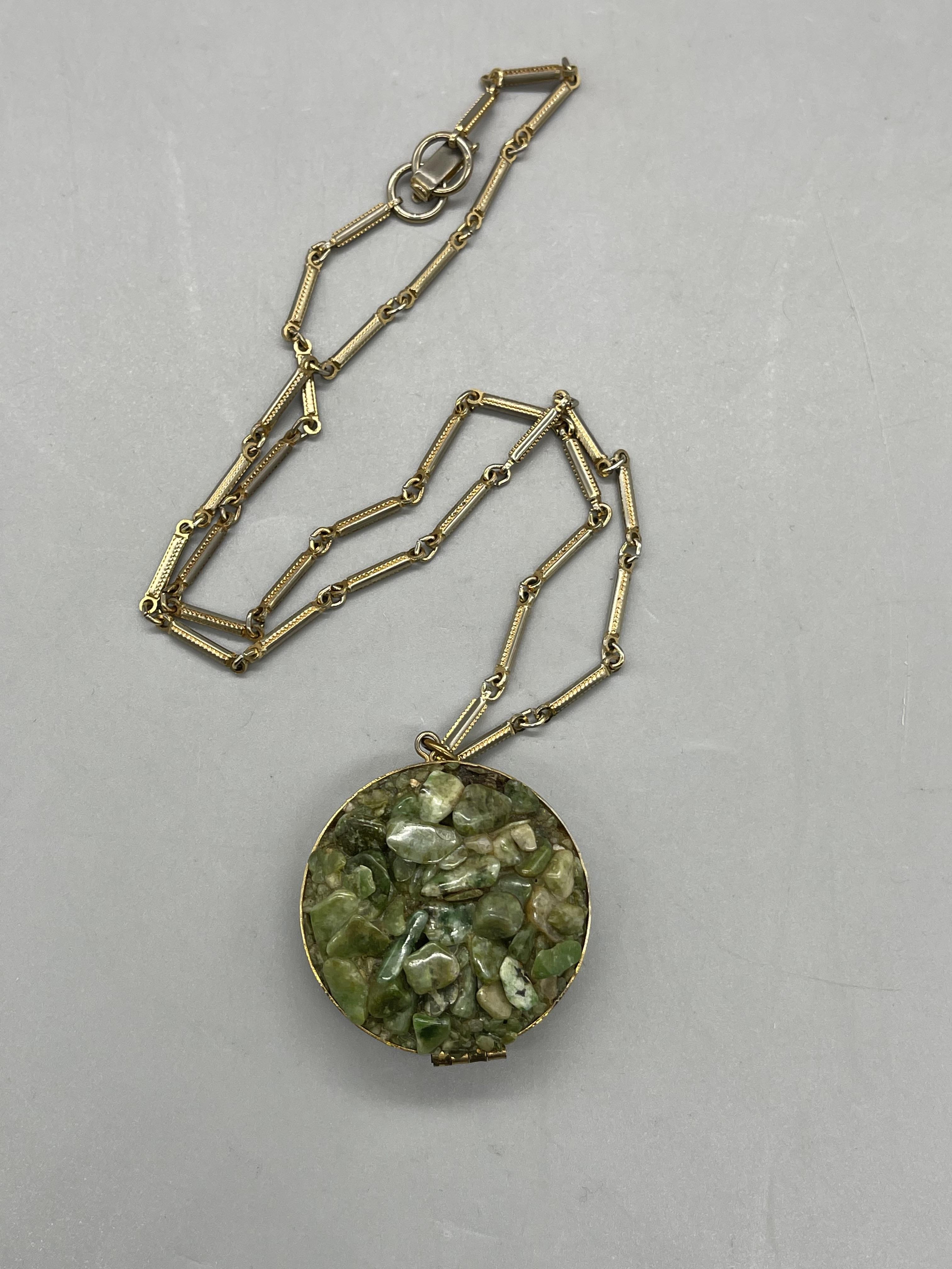 Stone Cluster Locket on Chain, One 9ct gold Band r - Image 19 of 22