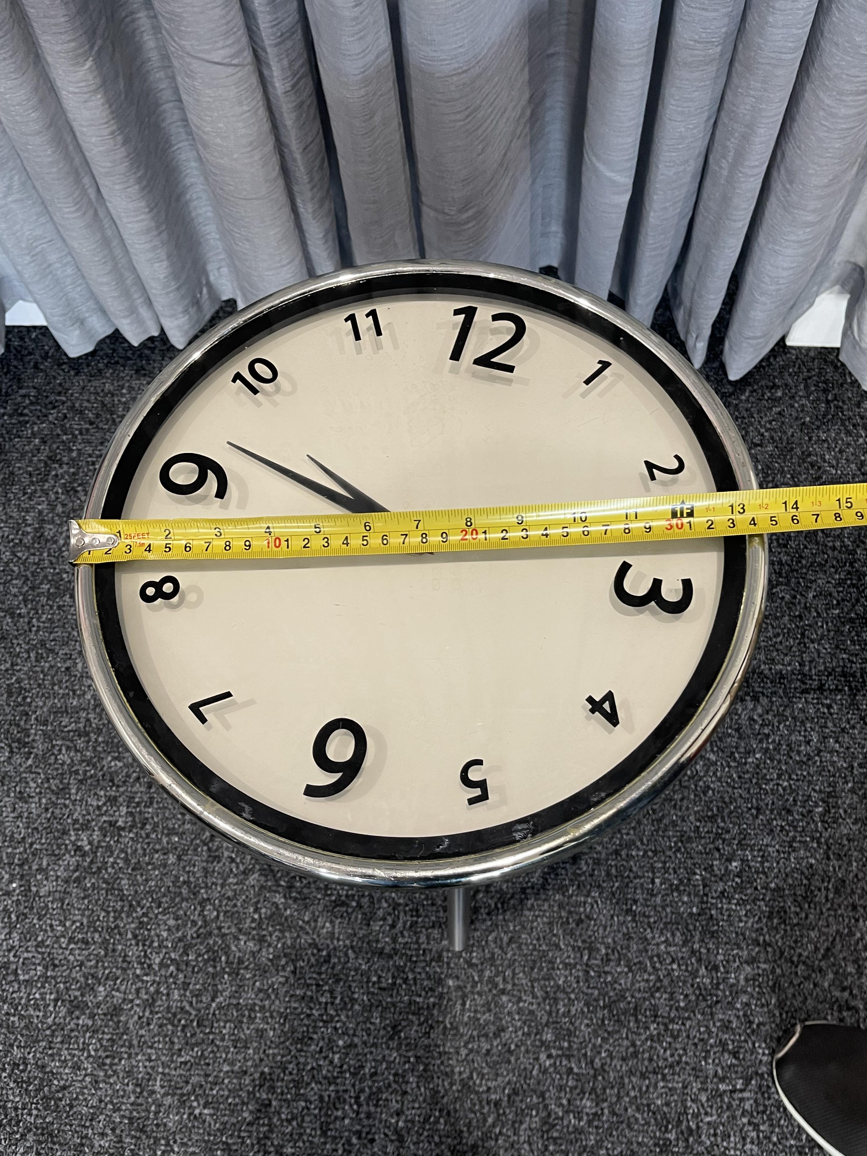 Retro Tri Leg Vintage Chrome Table Clock - Image 7 of 7