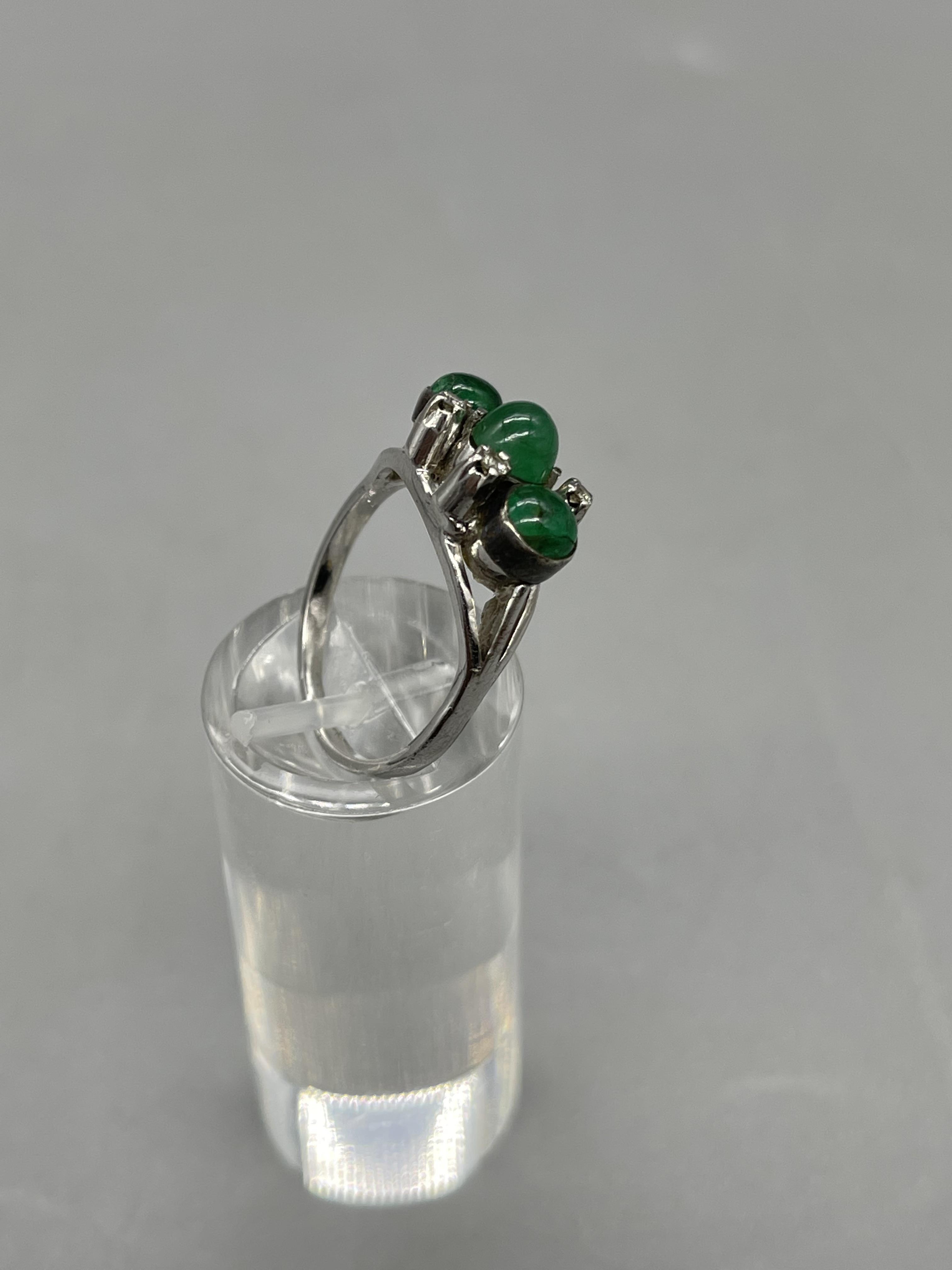 Unhallmarked 9ct White Gold, Green Gemstone Ring, - Image 5 of 9